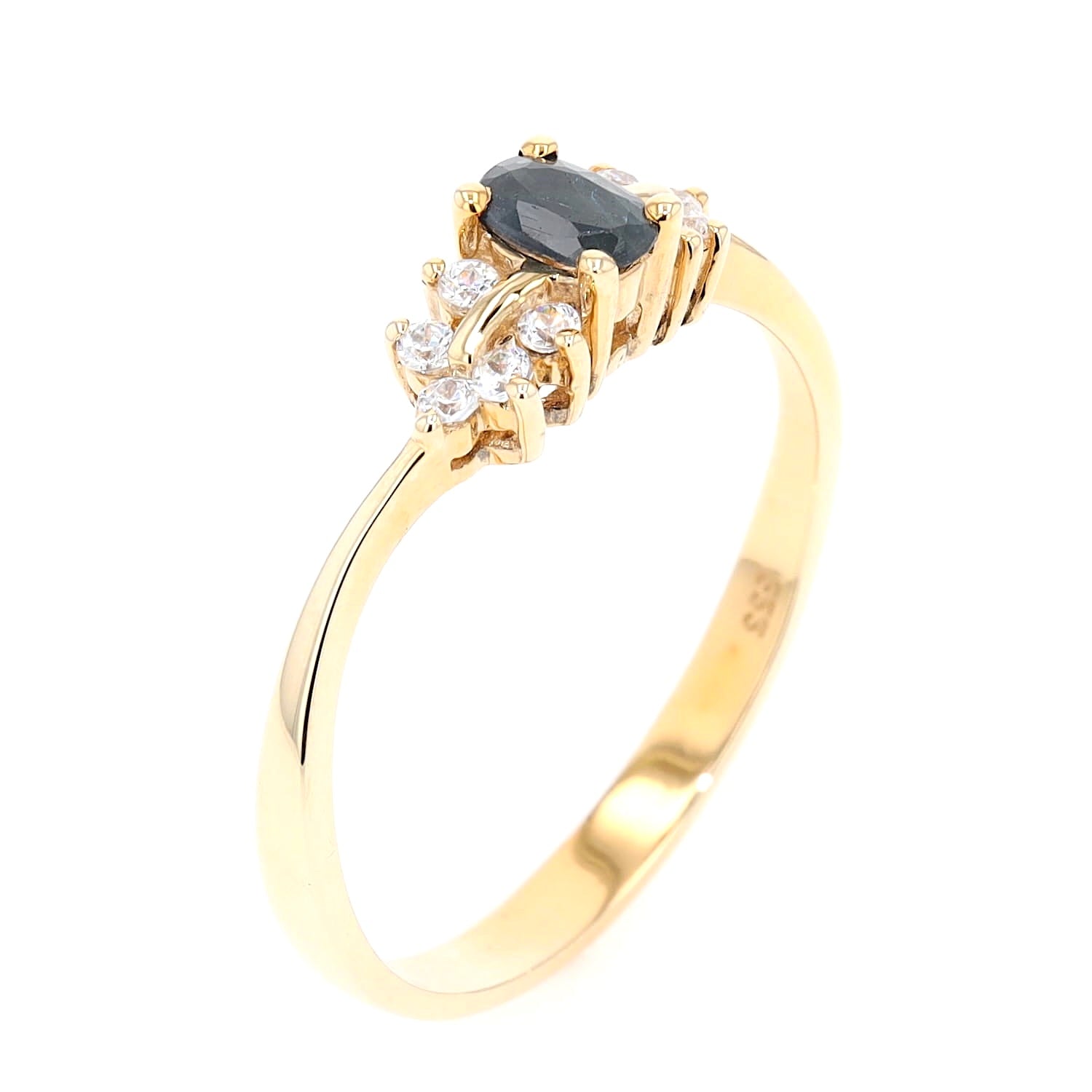 Ring in 333er Gelbgold mit einem Saphir und weißen Cubic-Zirkonias, stehend
