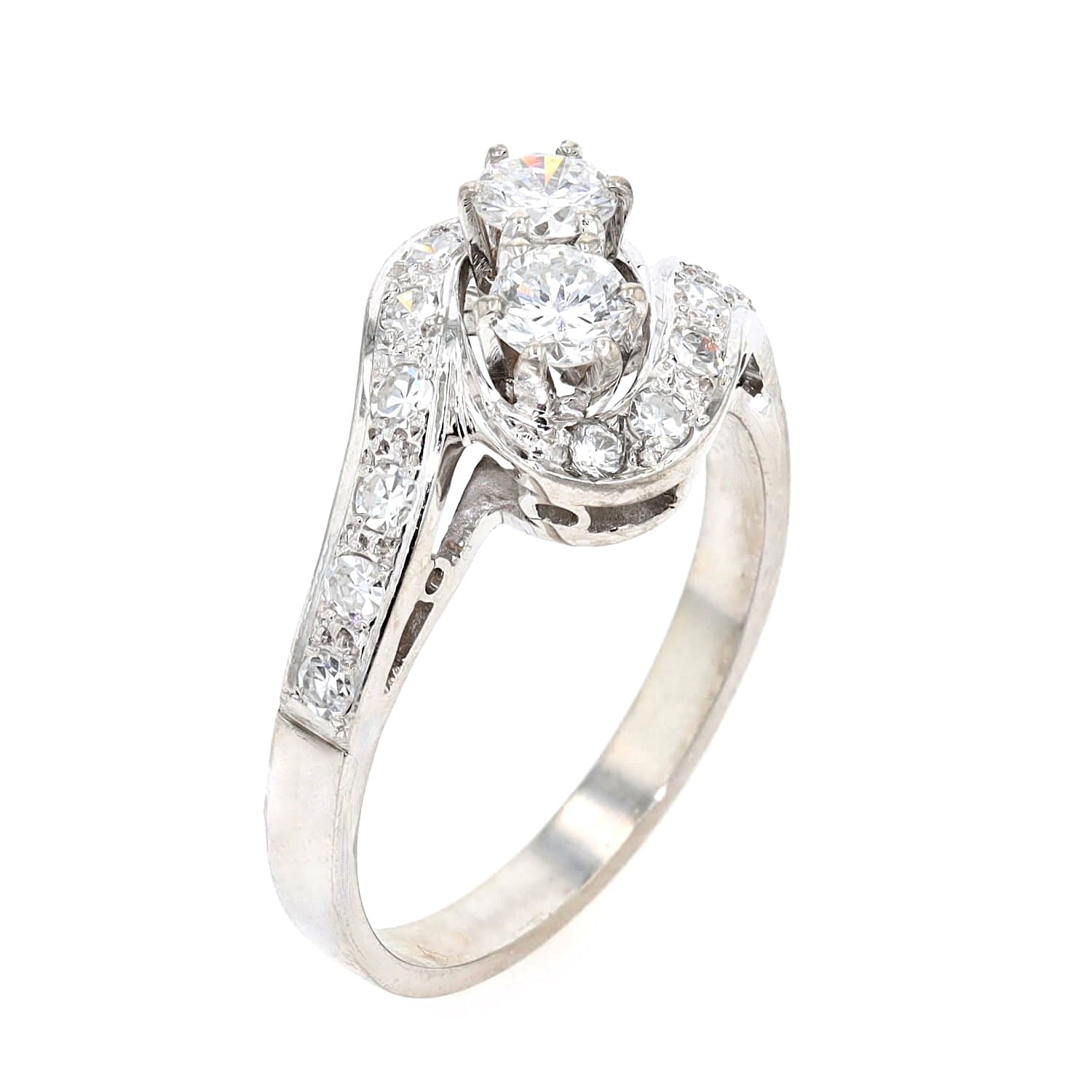 Ring around 1960 made of 585 white gold Brilliants and diamonds, standing