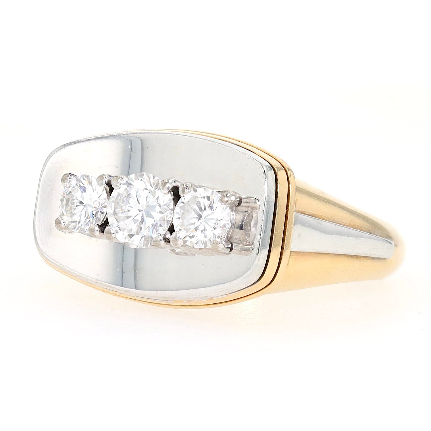 Ring in 750er Gelb- und Weißgold mit Brillanten, gesamt ca. 0,77 ct, liegend leicht links gedreht