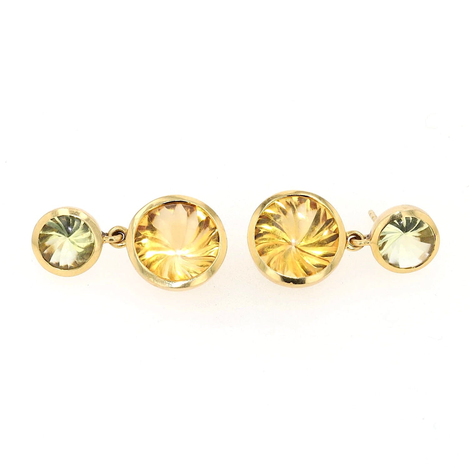 Kunstvolle Ohrringe in 750er Gelbgold mit Citrinen, liegend frontal