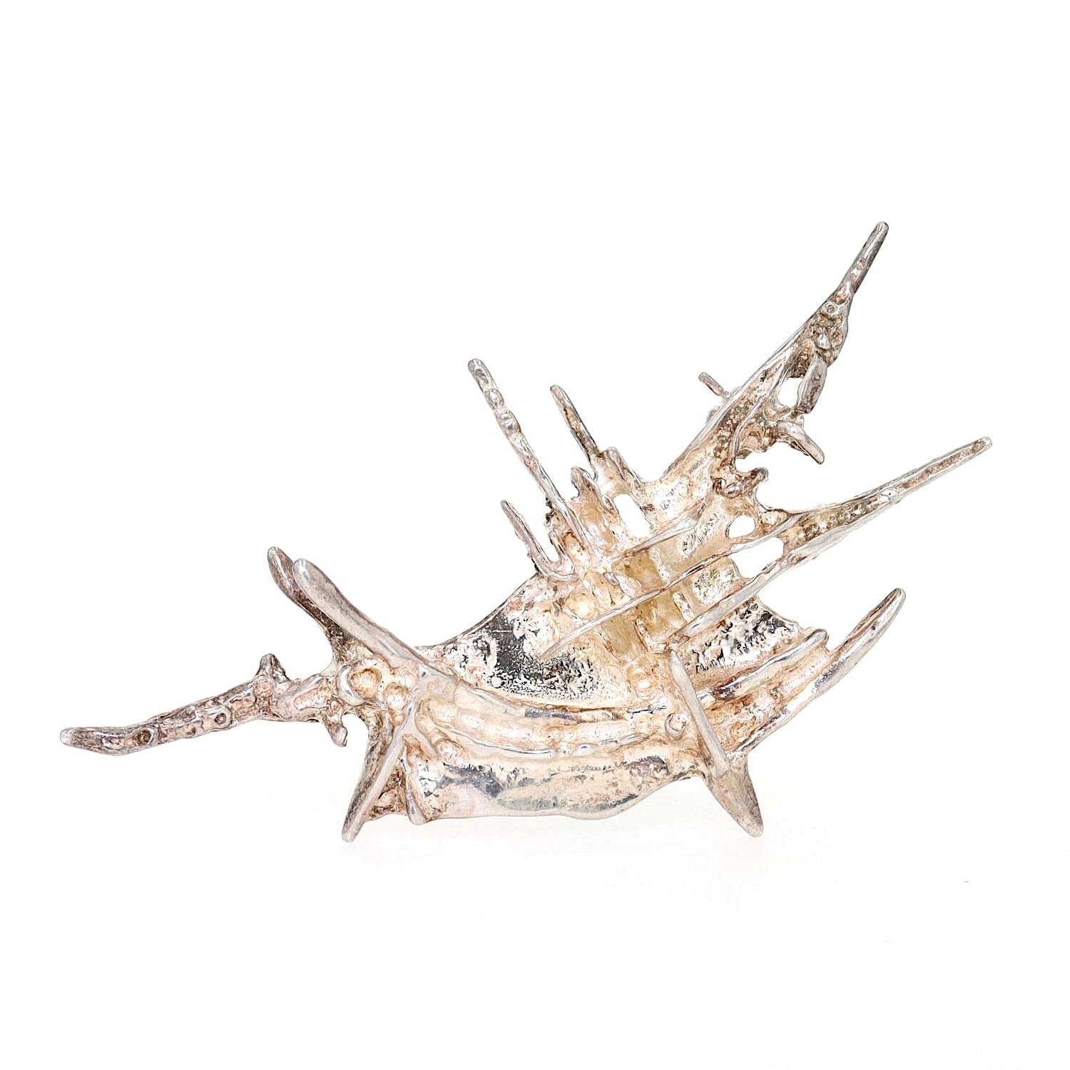 Frank Regine Juhls brooch “Tundra” made of 925 silver, standing frontally