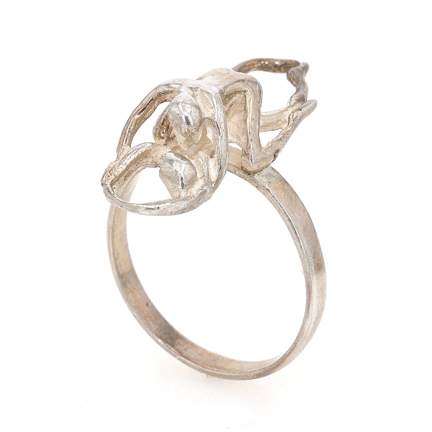 Kamasutra Ring in 925er Silber, stehend seitlich leicht rechts gedreht
