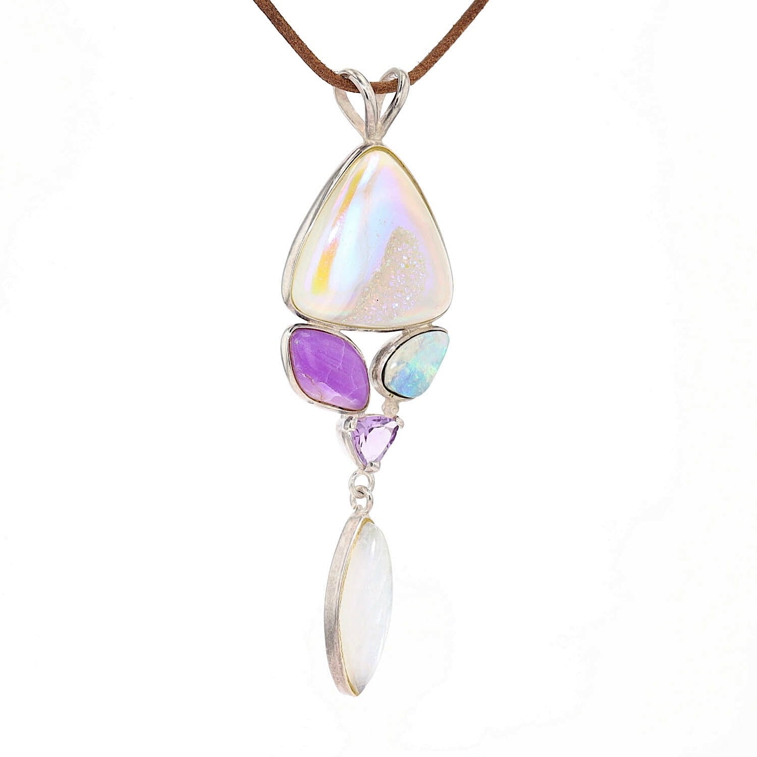 Großer Anhänger in 925er Silber mit Achat , Sugilith, Opal, Amethyst und Mondstein, liegend rechts gedreht