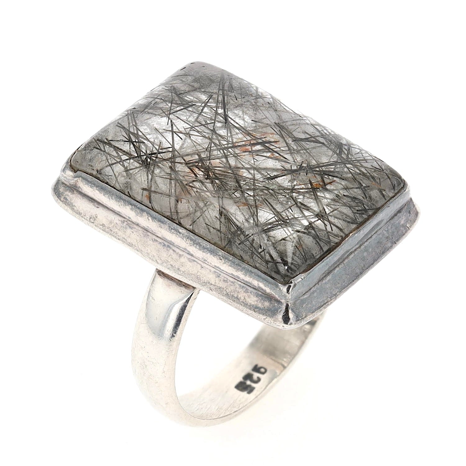Ring in 925 silver with a rock crystal with tourmaline needles, standing
