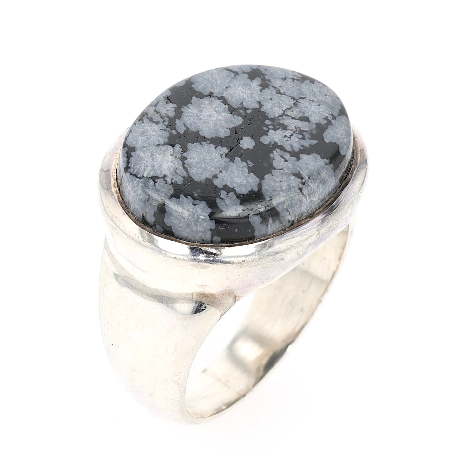 Ring in 925 silver with a snowflake obsidian, standing