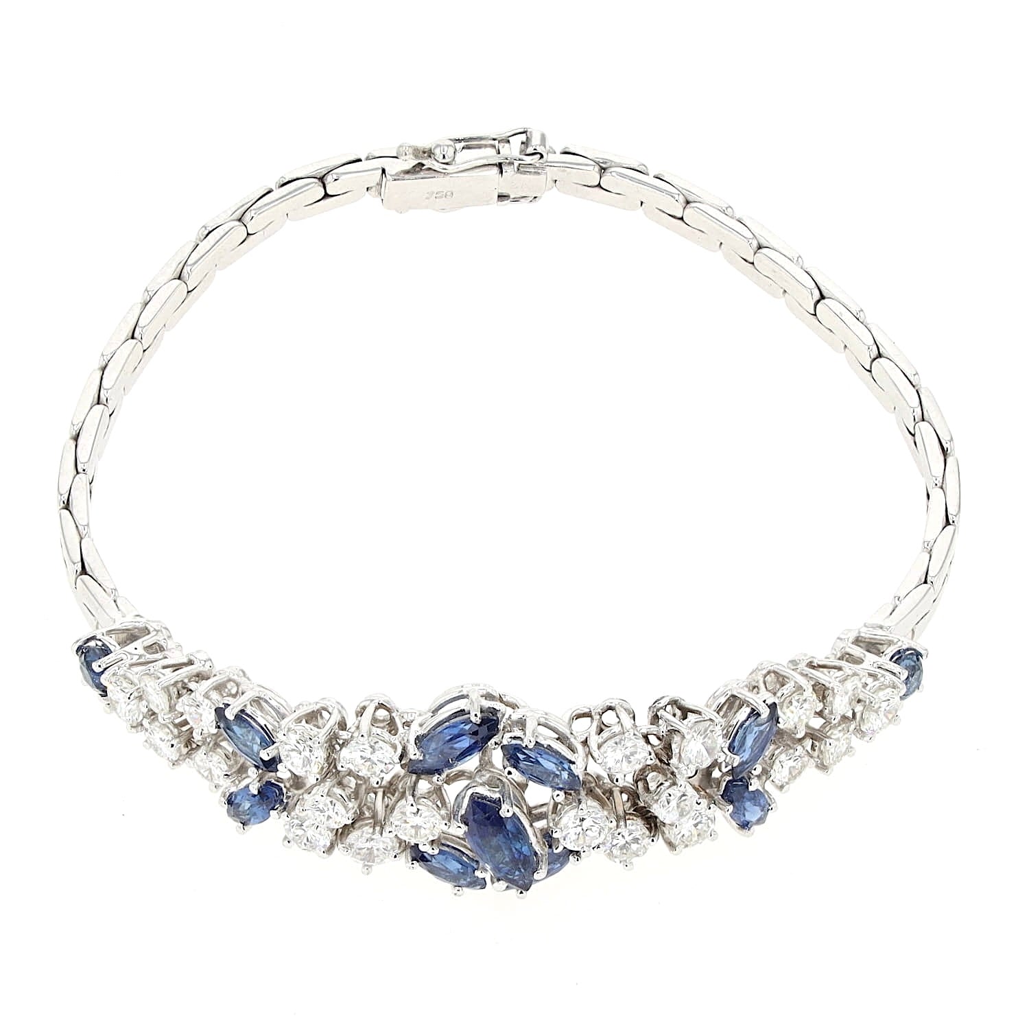 Exklusives Vintage Armband um 1970 in 750er Weißgold mit blauen Saphiren und ca. 2,0 ct Brillanten, liegend geschlossen Draufsicht