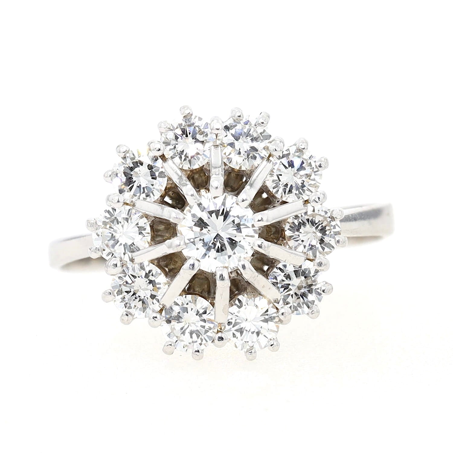 Entourage-Ring in 750er Weißgold mit 1,5 ct Brillanten, liegend frontal