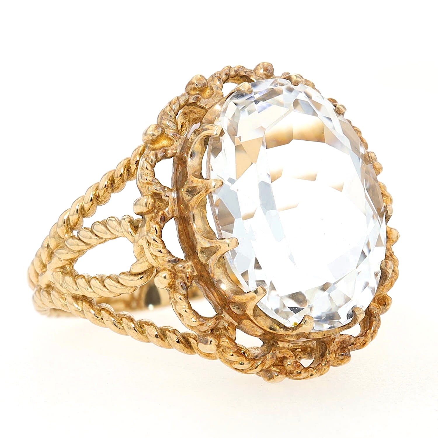 Vintage Ring in 375er Gelbgold mit einem blauen Topas