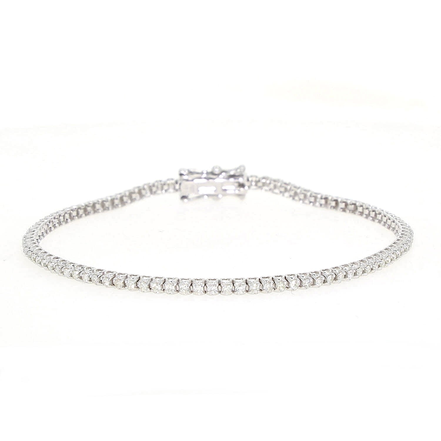 Tennisarmband in 585er Weißgold mit ca. 0,75 ct Brillanten, liegend geschlossen frontal