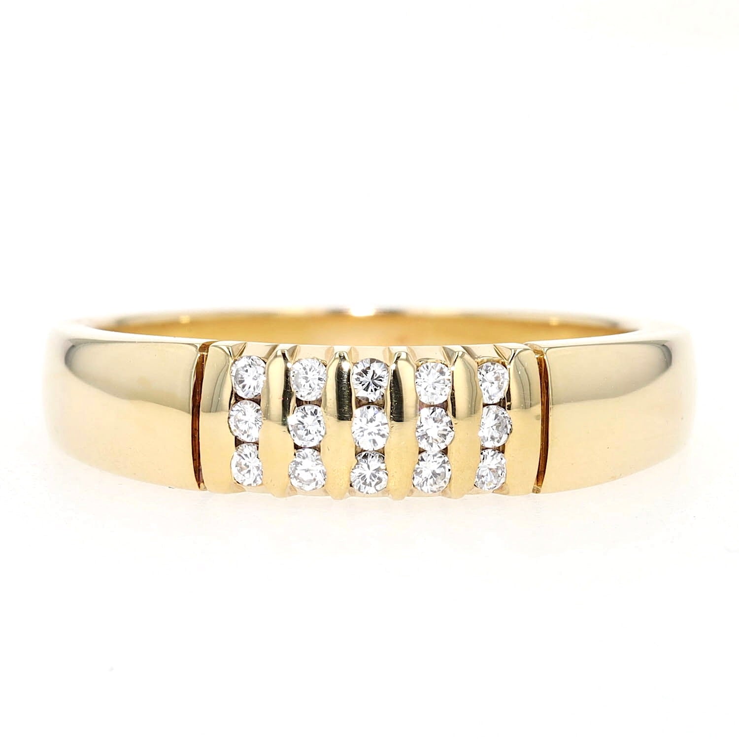 Ring in 585 yellow gold Brilliants, lying frontally