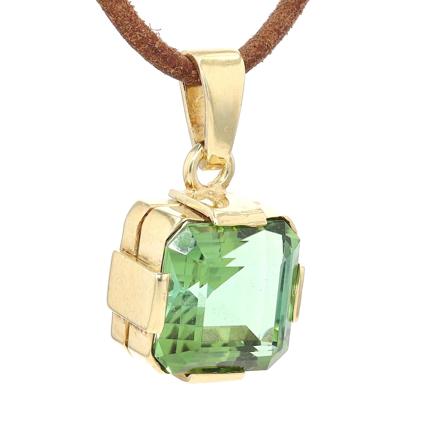 Anhänger in 585er Gelbgold mit einem Turmalin, hängend rechts gedreht