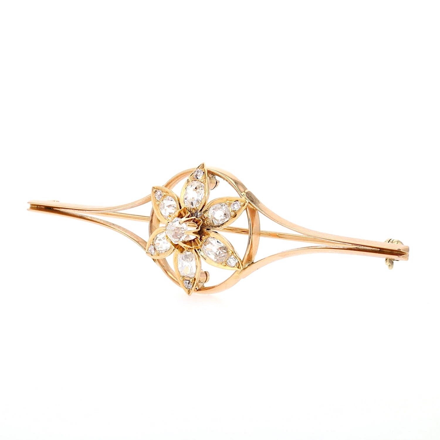 Belle Époque Brosche in 585er Rotgold mit insgesamt ca. 1,77 ct Diamanten, liegend links gedreht