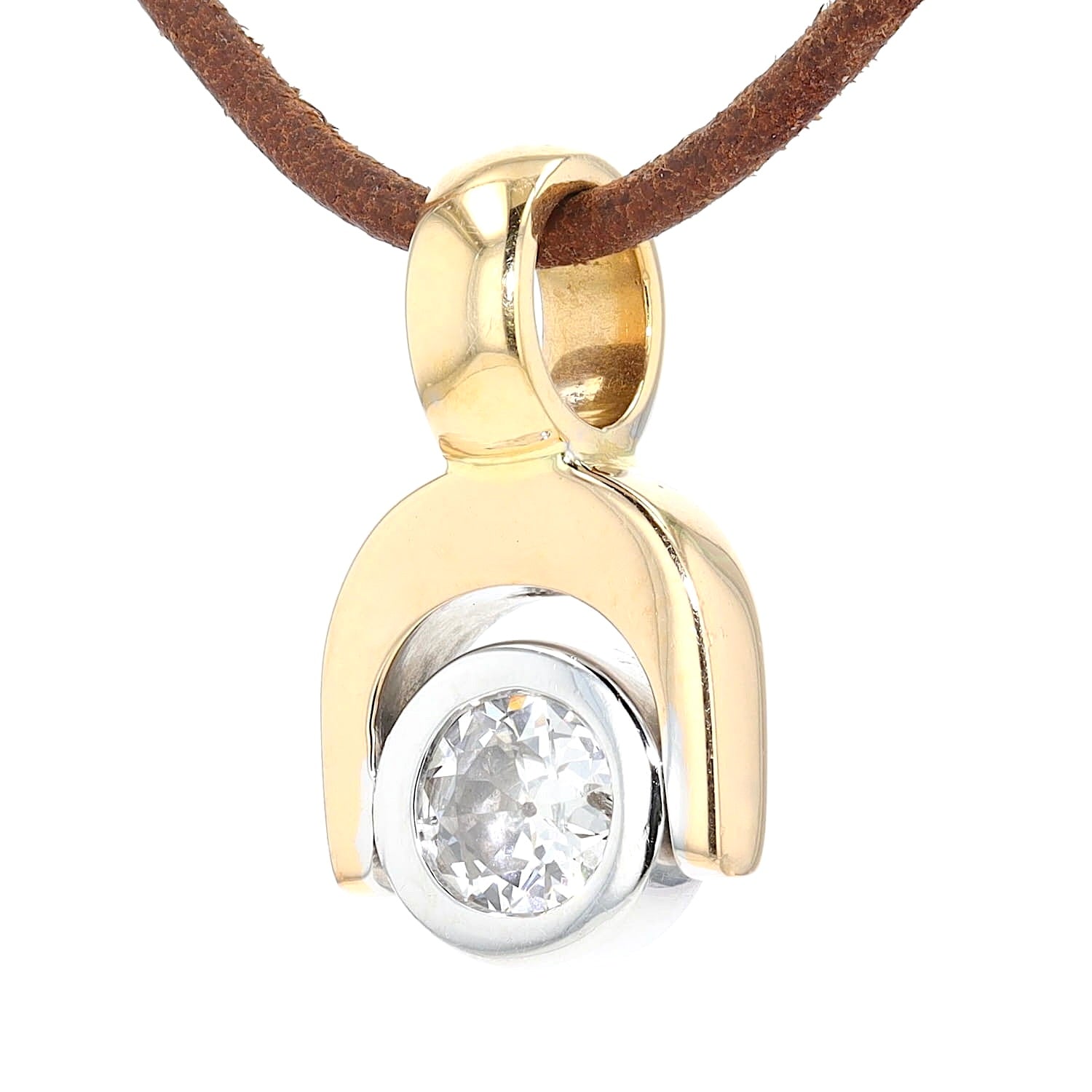 Anhänger in 750er Gelb- und Weißgold mit einem ca. 0,50 ct Diamanten im Altschliff, hängend links gedreht