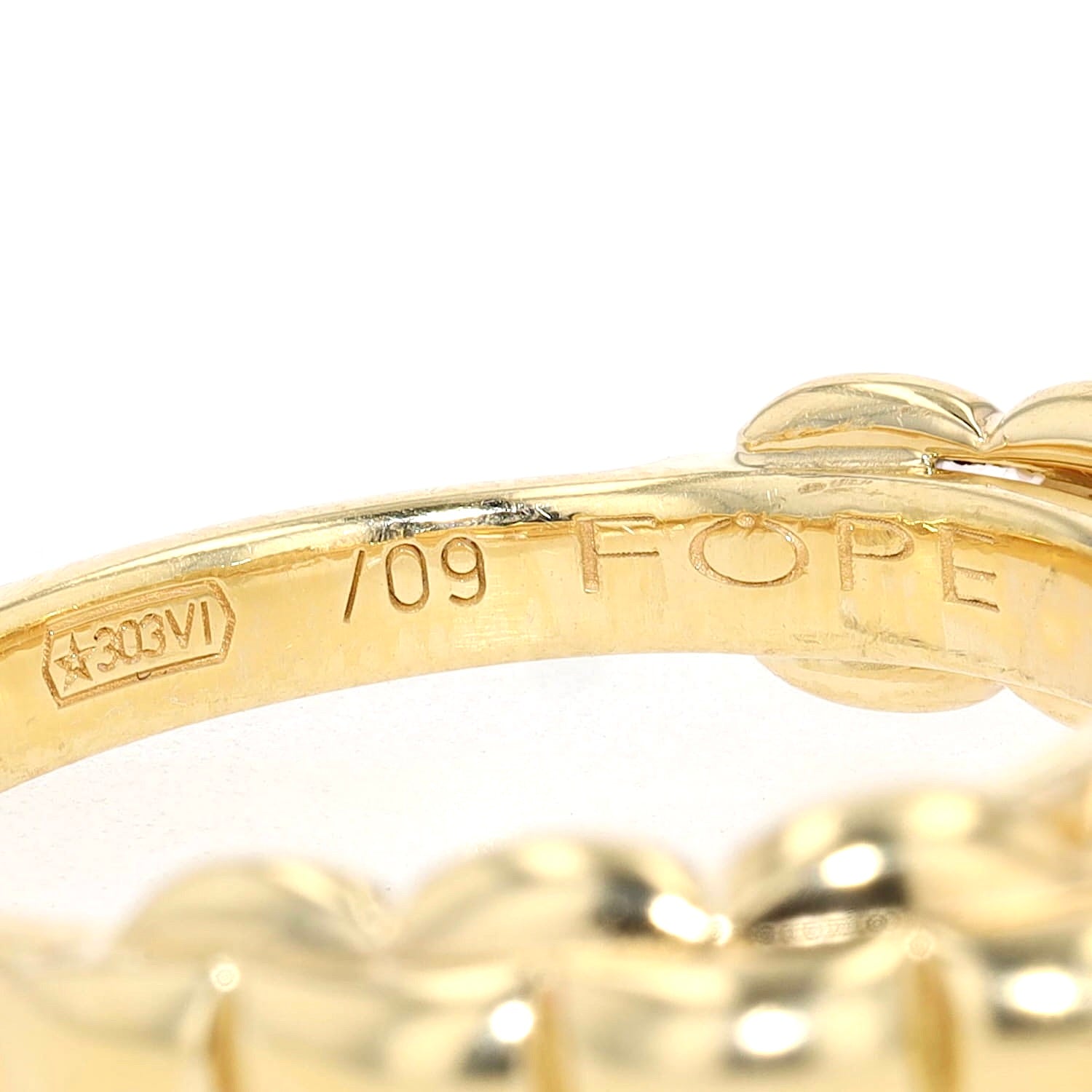 Fope Eka Flex`it Ring in 750er Gelbgold mit einer Ronde in Weißgold mit Brillanten, Punzen Teil 1