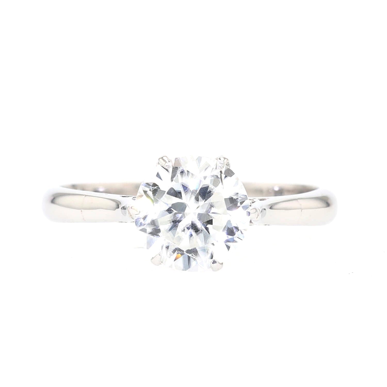 Ring in 18kt white gold with a white natural zircon, turned left