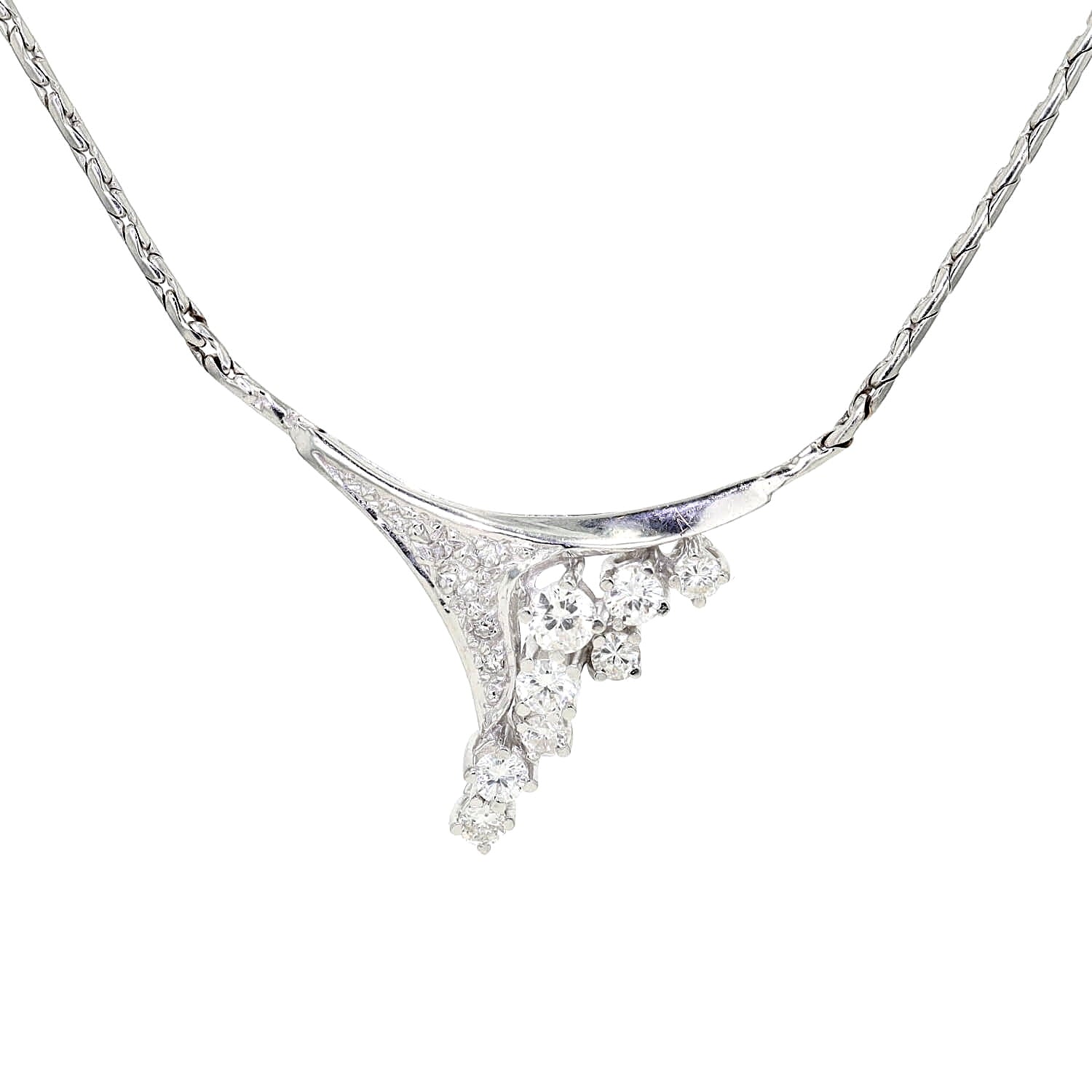 Necklace in 585 white gold with a total of approx. 0.70 ct Brilliants and diamonds, hanging turned right
