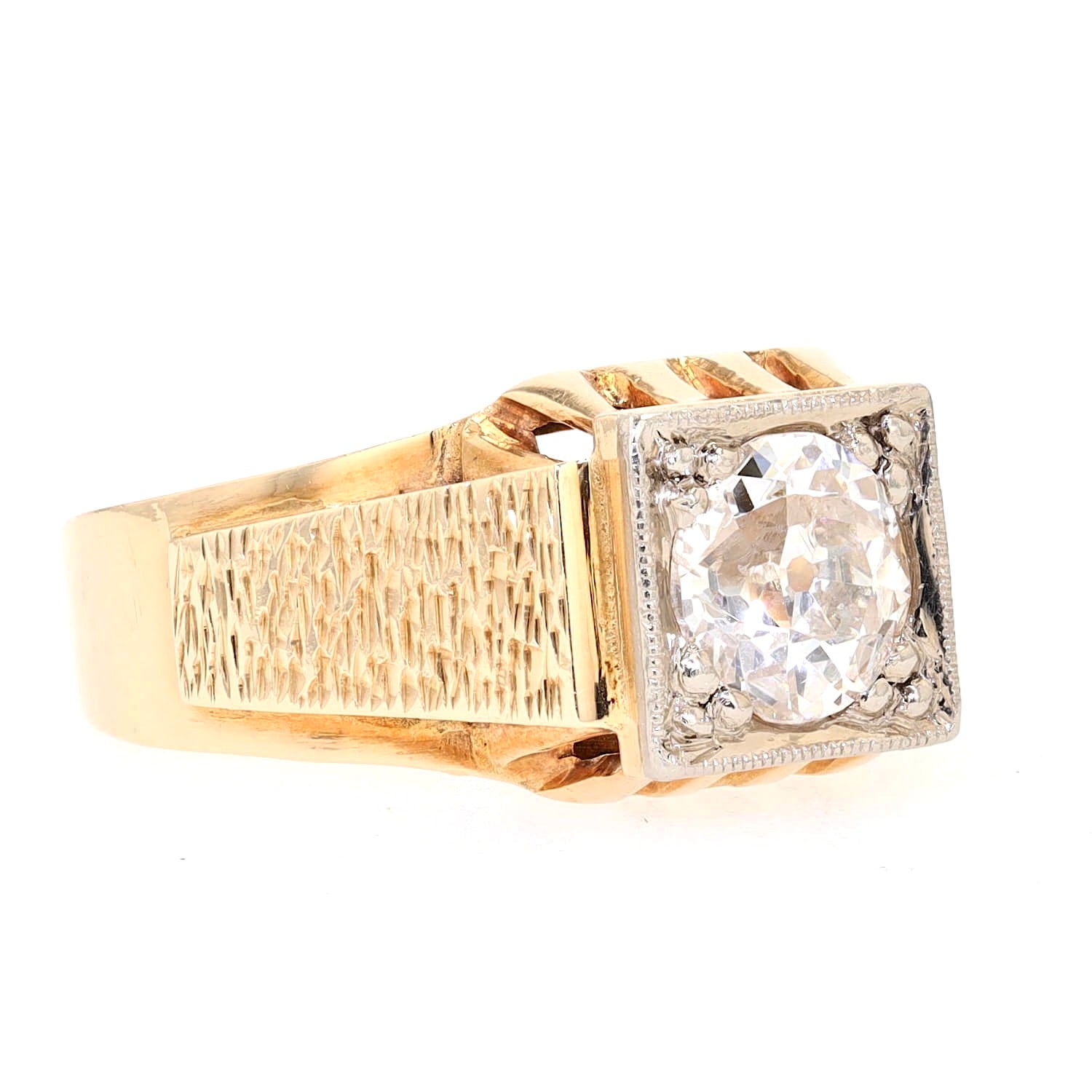 Ring in 585er Gelbgold mit einem ca. 0,95 ct Diamanten, liegend rechts gedreht