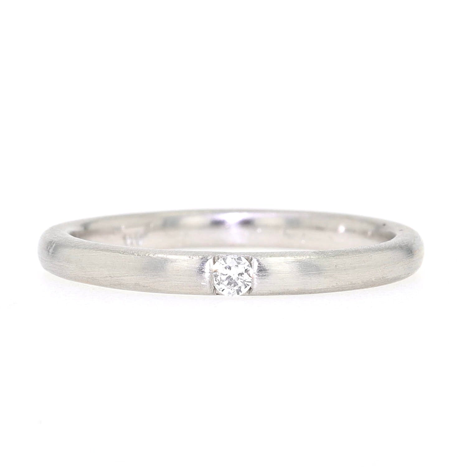 Ring in 860er Platin mit einem Brillanten, liegend frontal