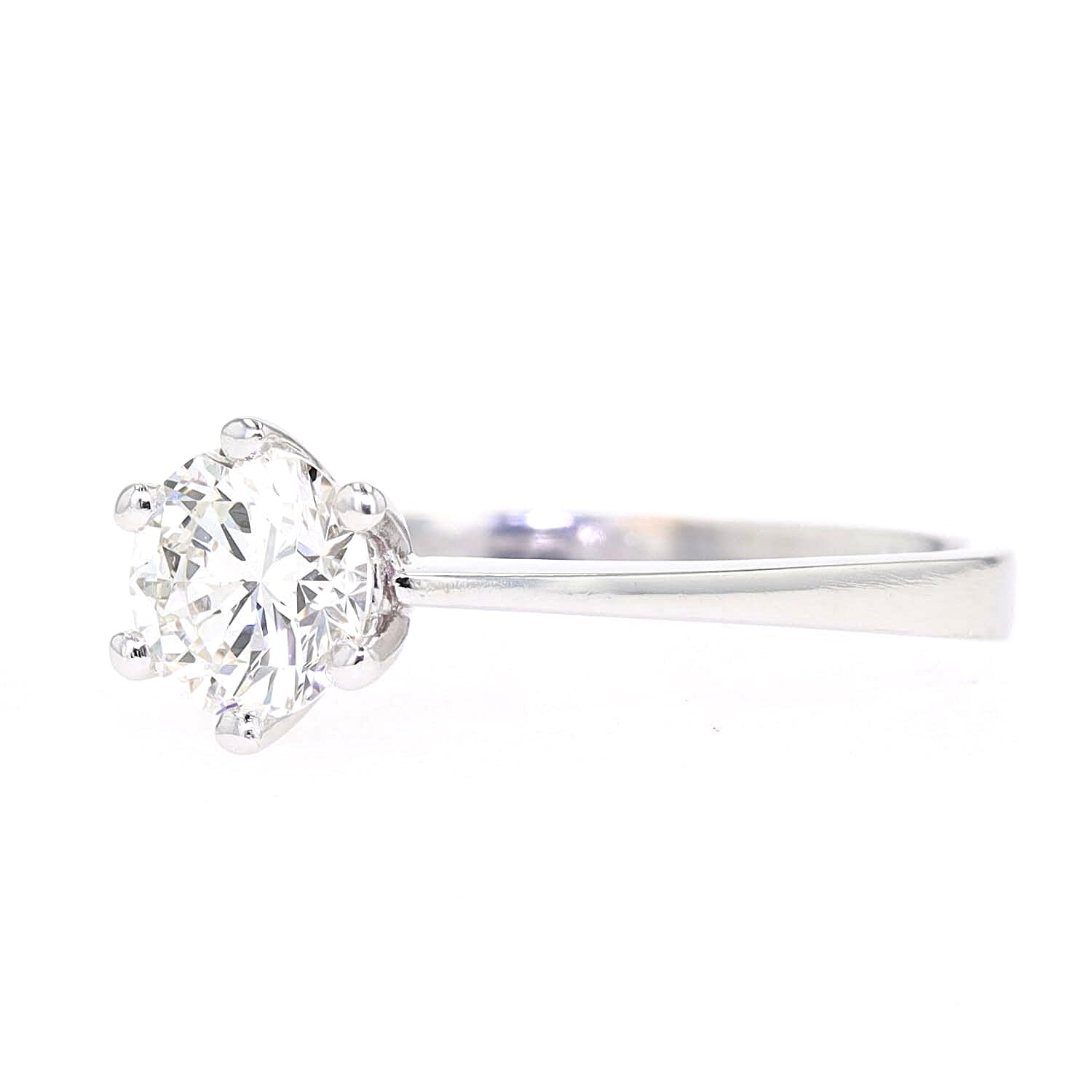 Solitaire ring in 750 white gold with a brilliant approx. 0.90 ct, turned lying left