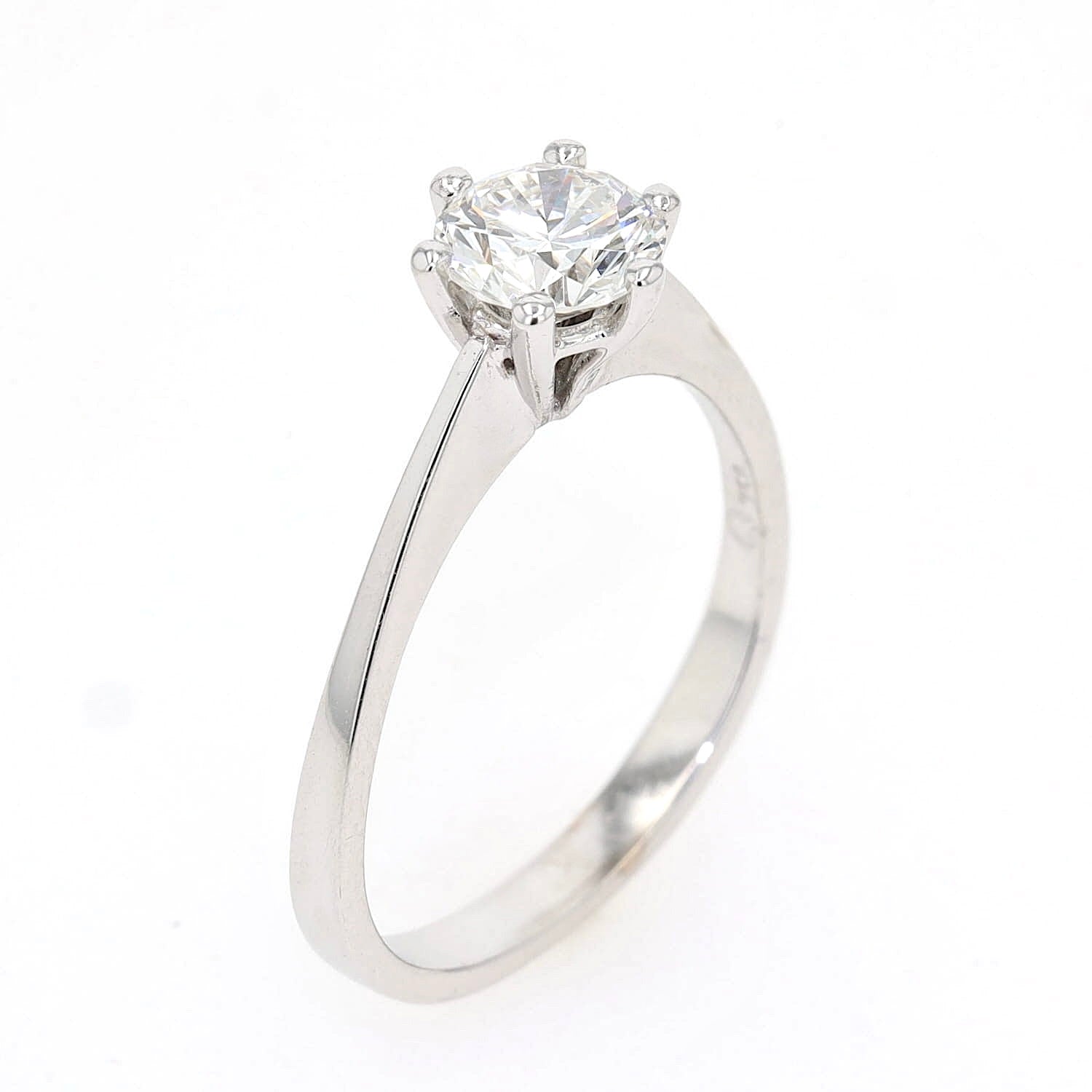Solitaire ring in 750 white gold with a brilliant approx. 0.90 ct, standing