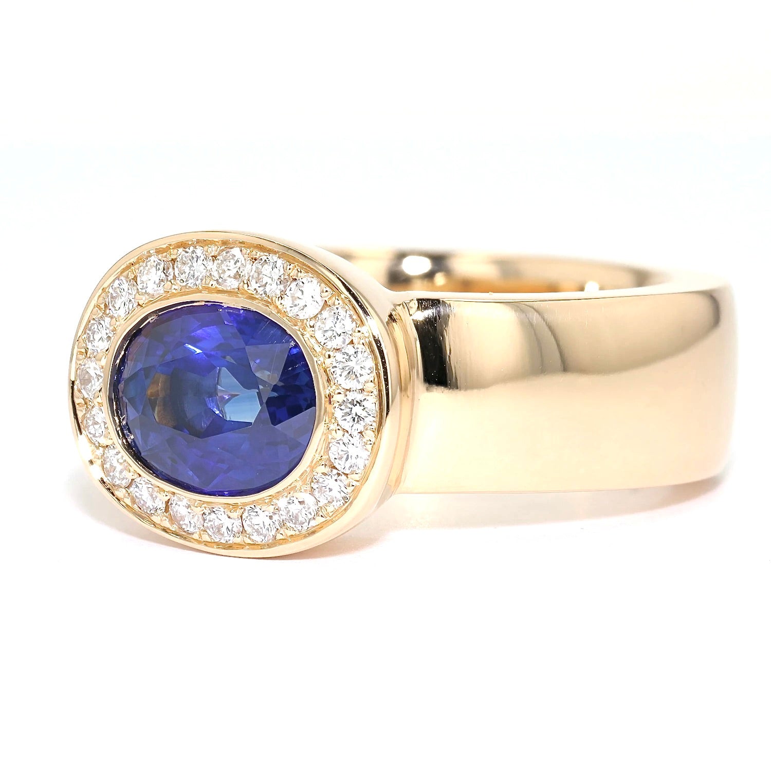 Juwelier Willer ring in 750 yellow gold Brilliants and a sapphire approx. 3.08 ct, turned left lying