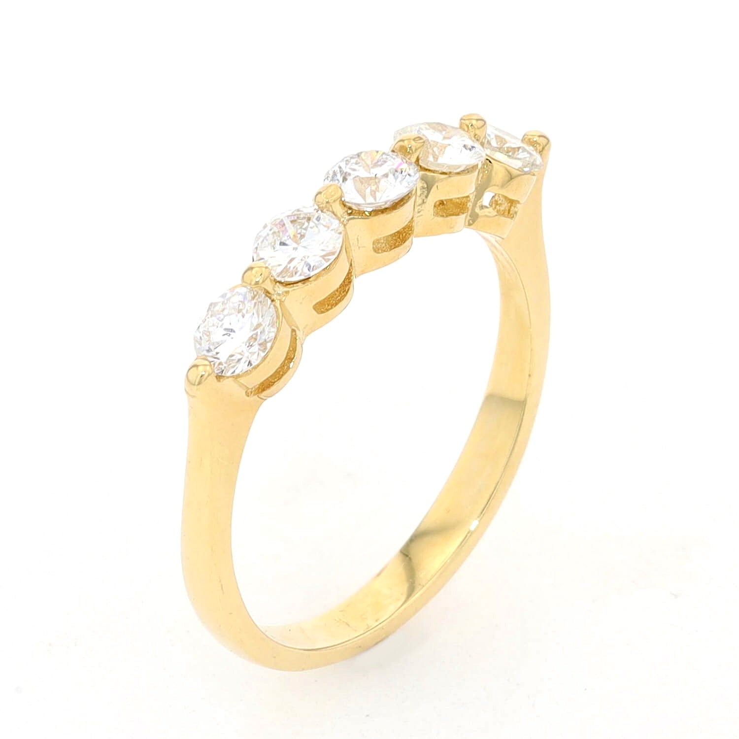 Ring in 750 yellow gold with a total of approx. 0.75 ct Brilliants, standing