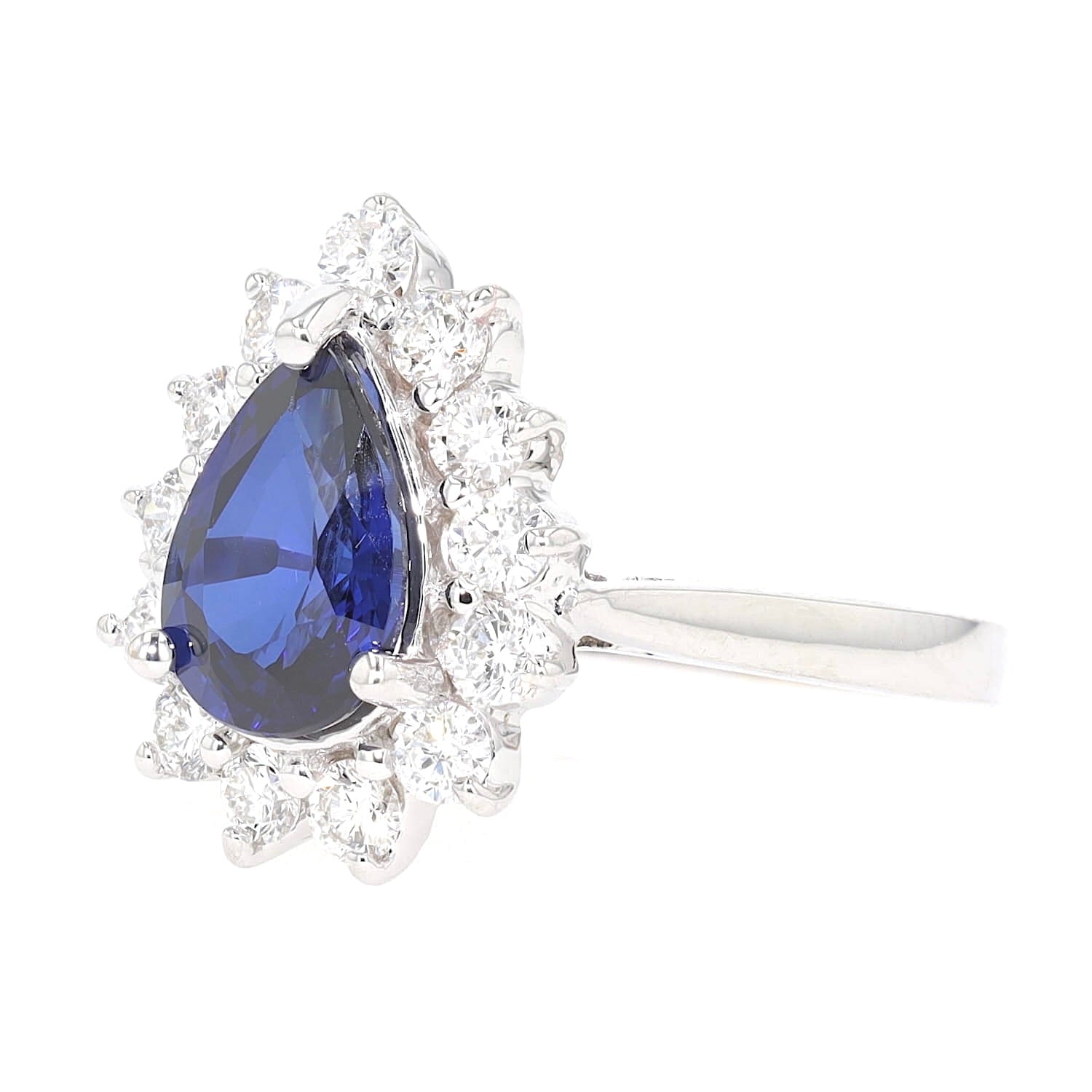 Ring in 585er Weißgold mit einem Saphir und Brillanten, liegend links gedreht