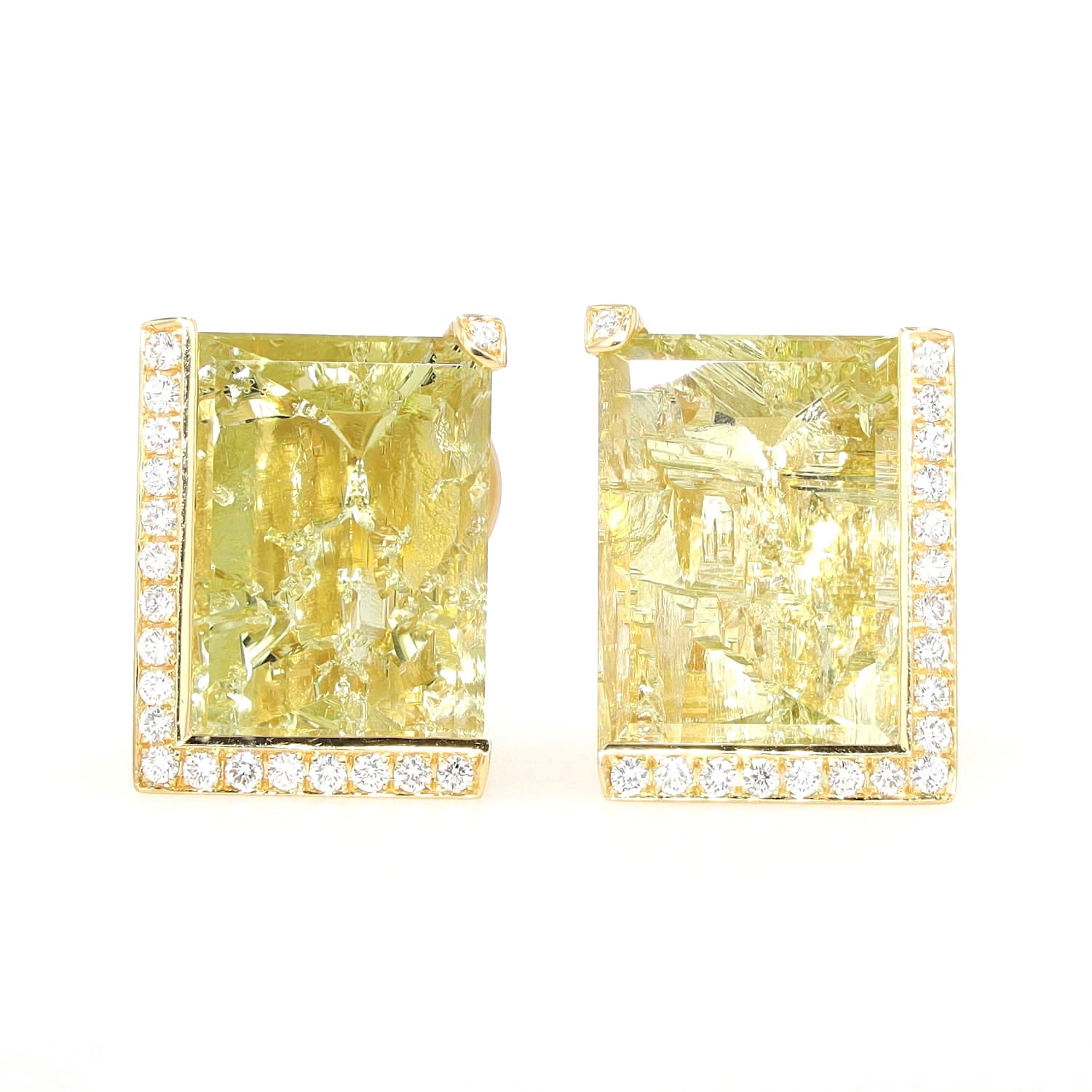 Exklusive Ohrstecker in 750er Gelbgold mit 2 Heliodoren und Brillanten, liegend frontal