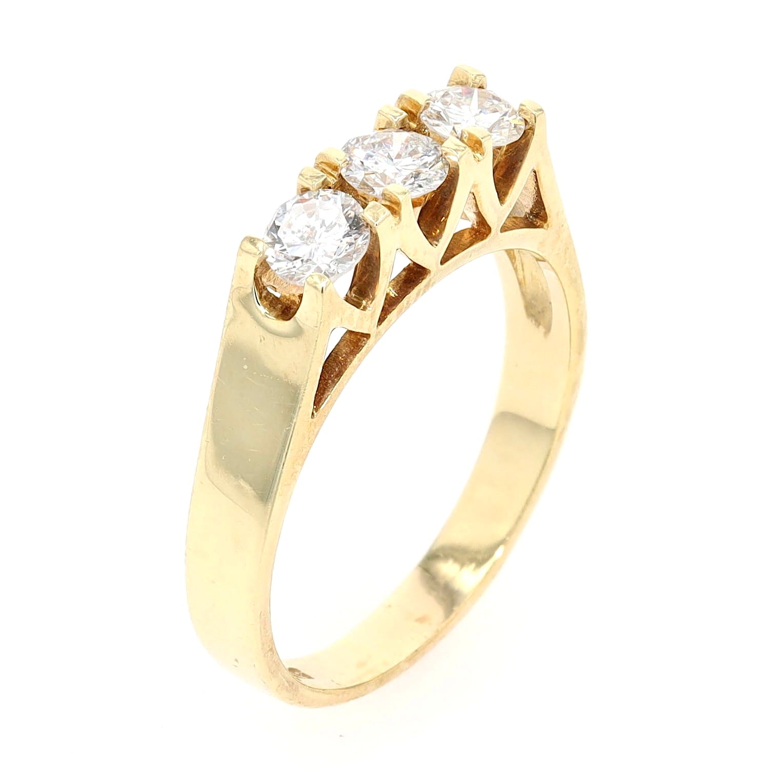 Ring in 585 yellow gold with three Brilliants total approx. 0.68 ct, standing