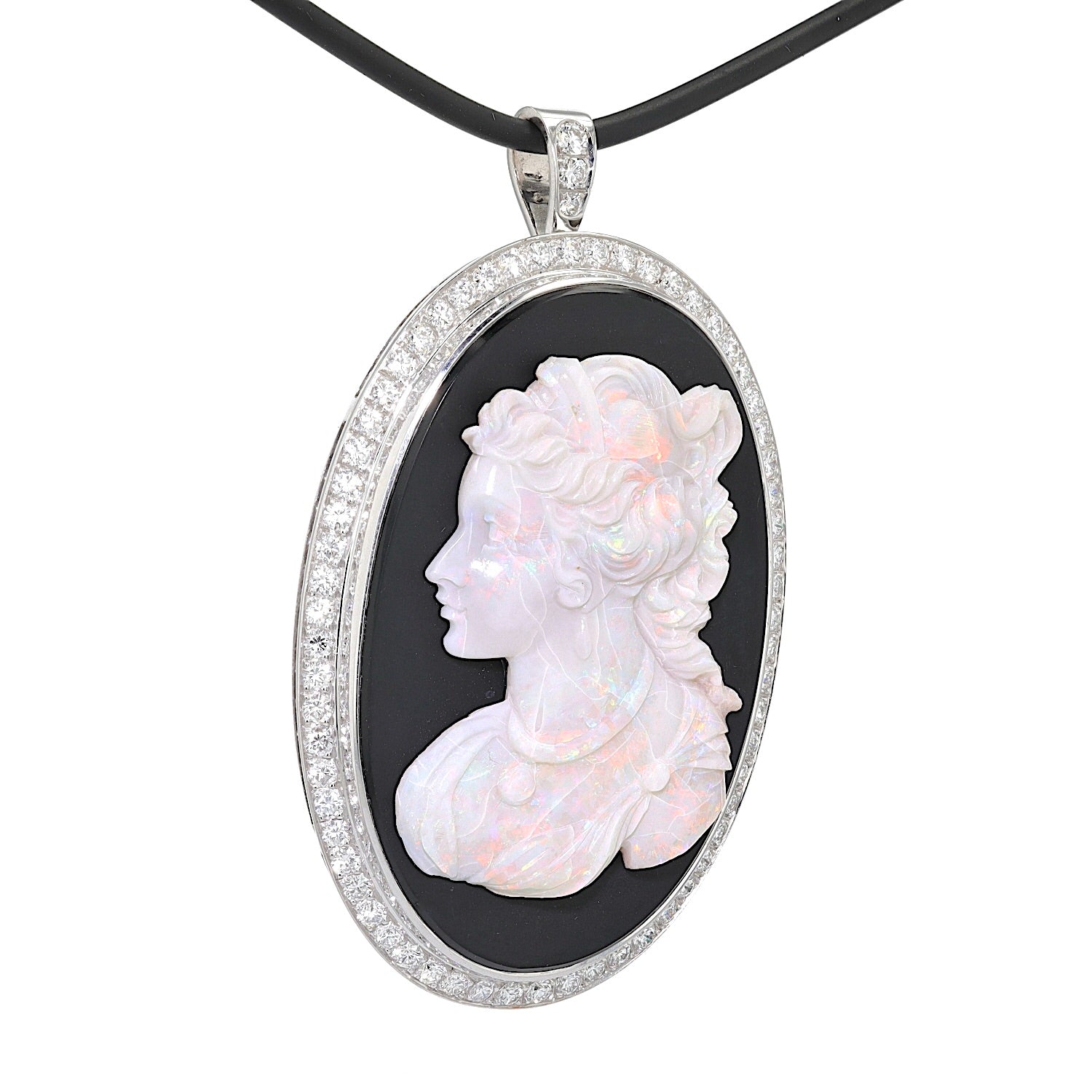 Pendant in 750 white gold with onyx plate, precious opal and brilliants