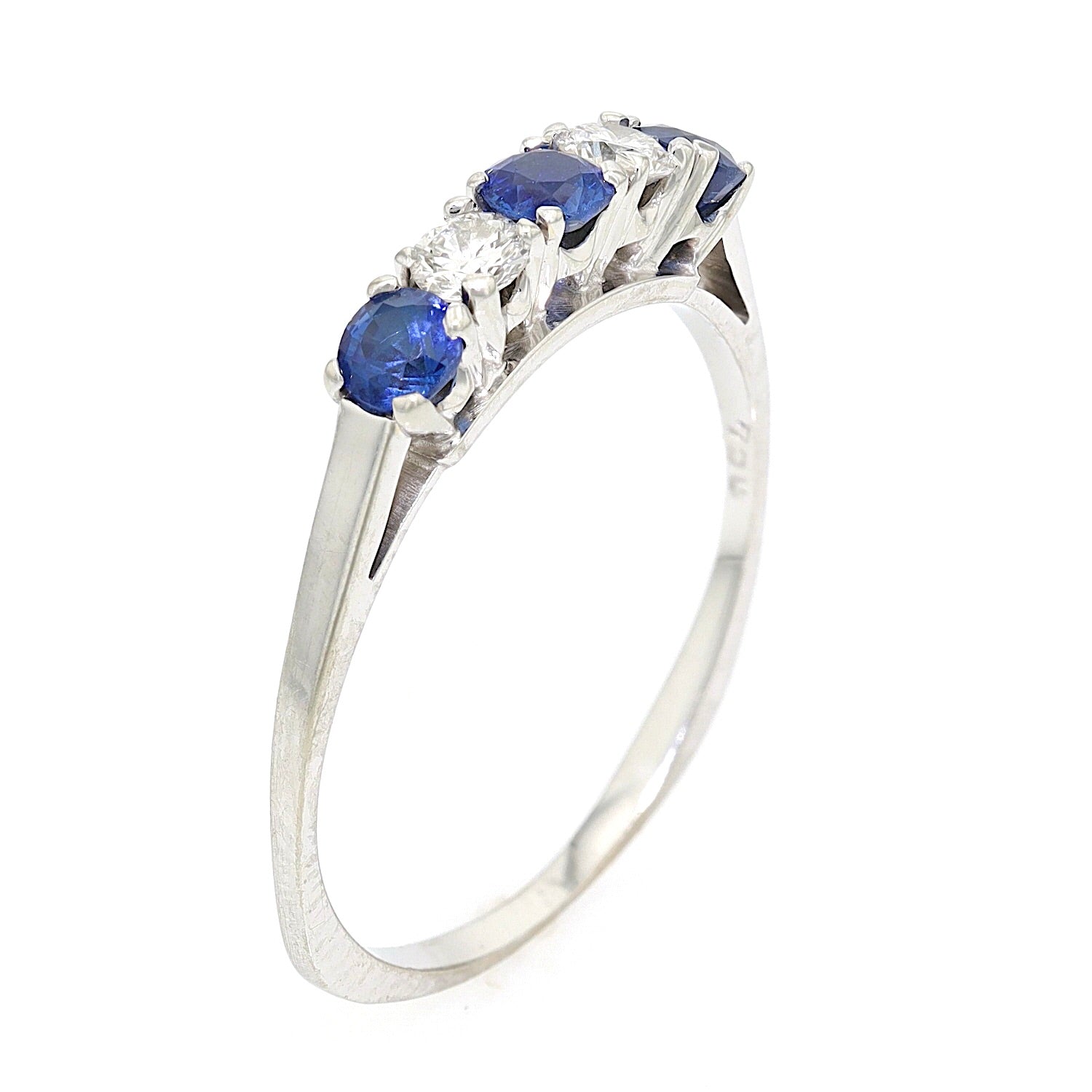 Ring in 750 white gold with brilliants and sapphires