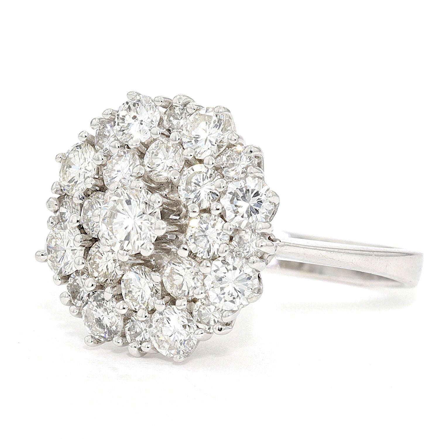 Ring in 750 white gold with brilliants, total approx. 2 ct, turned horizontally to the left