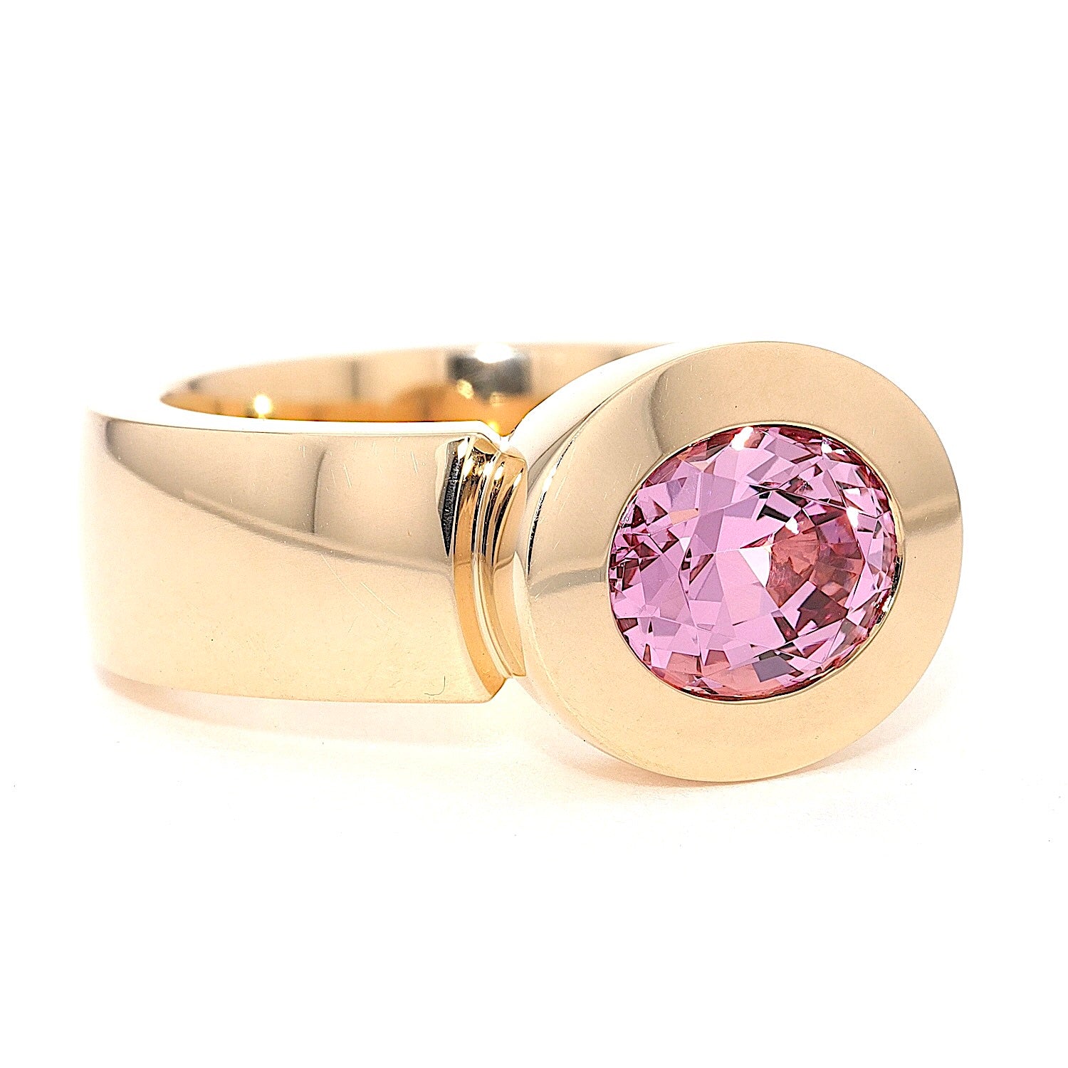 Jochen Pohl Ring in 750er Gold mit einem natürlichen, pinkfarbenen Spinell ca. 3,5 ct