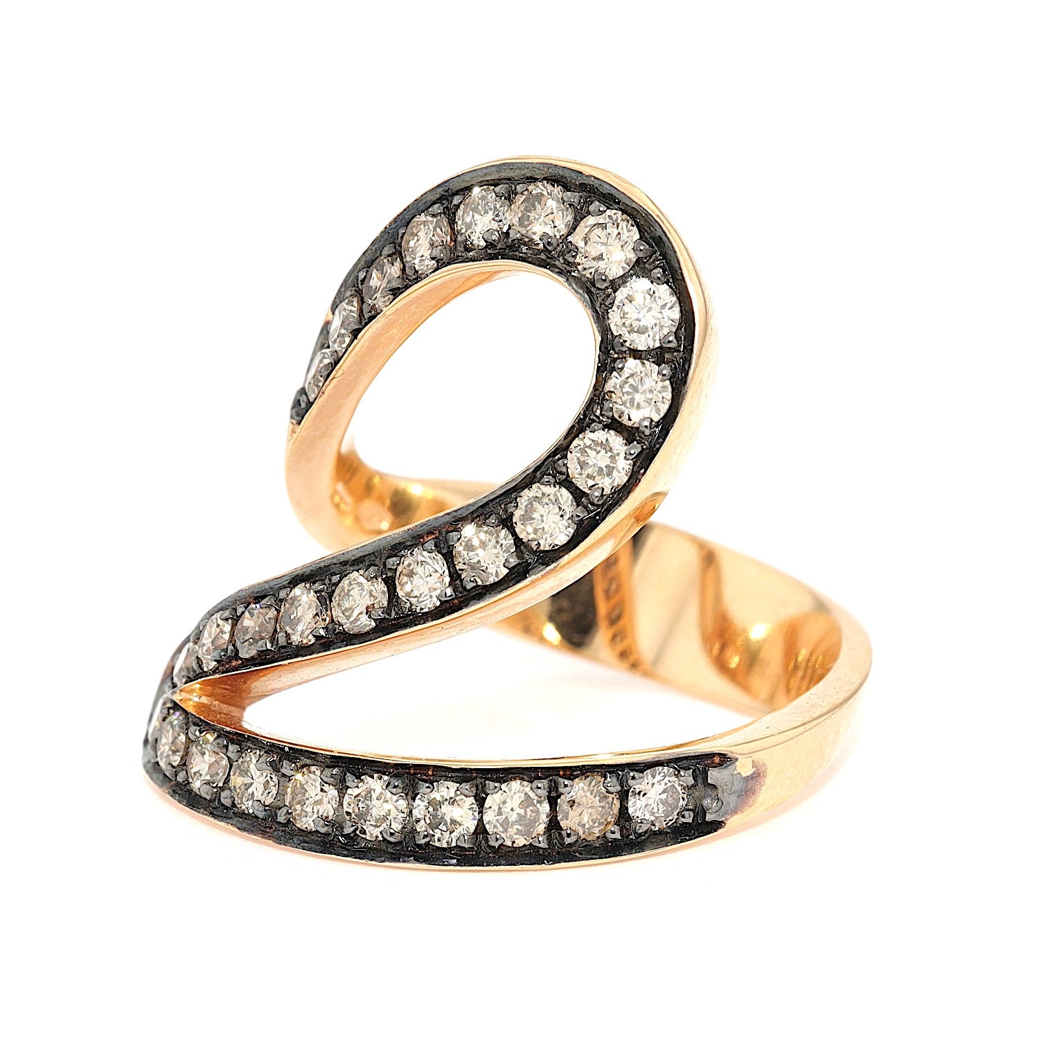 Ladies' ring by Dada Arrigoni, model Ivy in 750 rose gold with brilliants, turned horizontally to the left