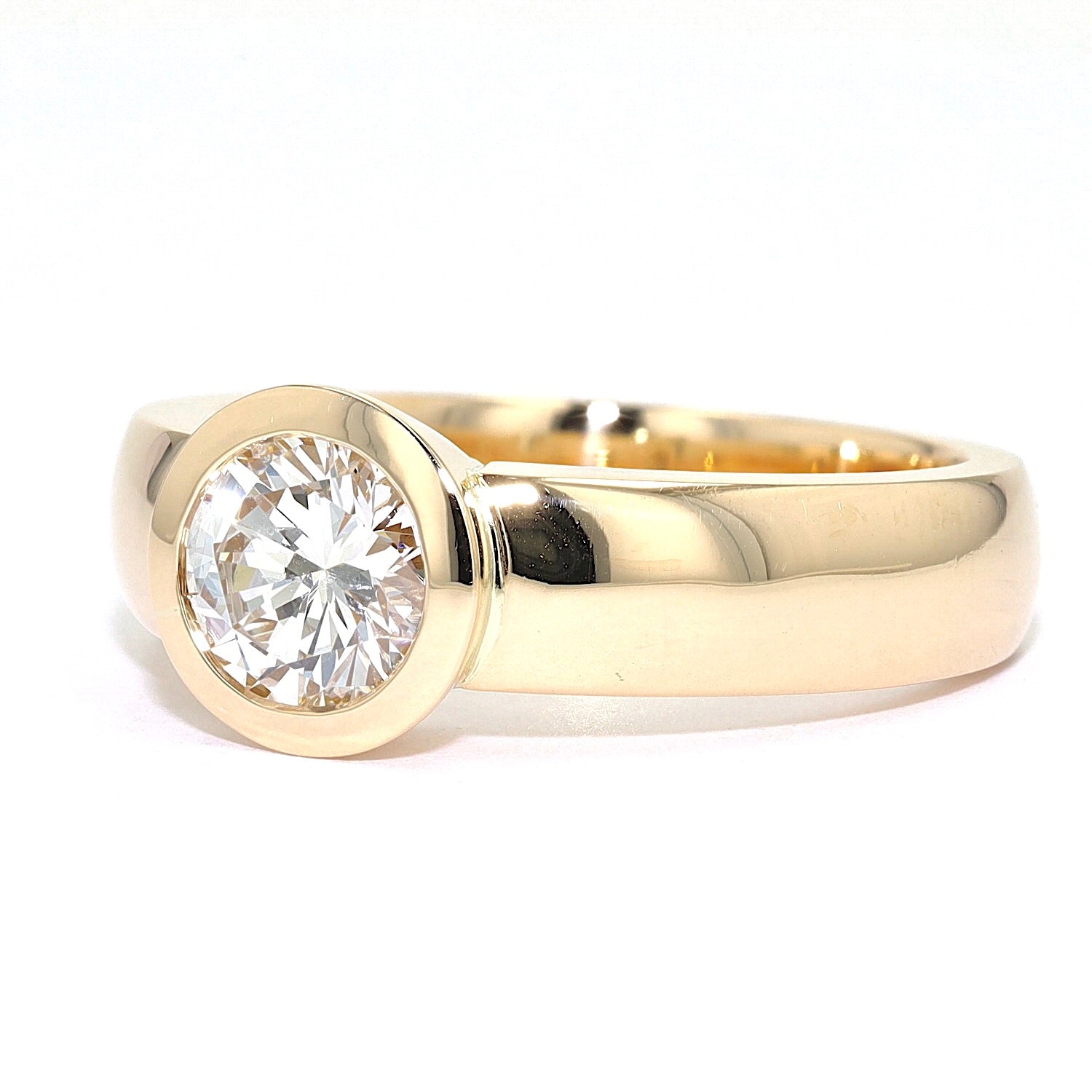 Ring von Willer in 750er Roségold mit einem Brillanten, ca. 1,1 ct, liegend links gedreht