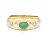 Ring in 14 kt Gelbgold mit einem Smaragd-Cabochon und 2 Brillanten