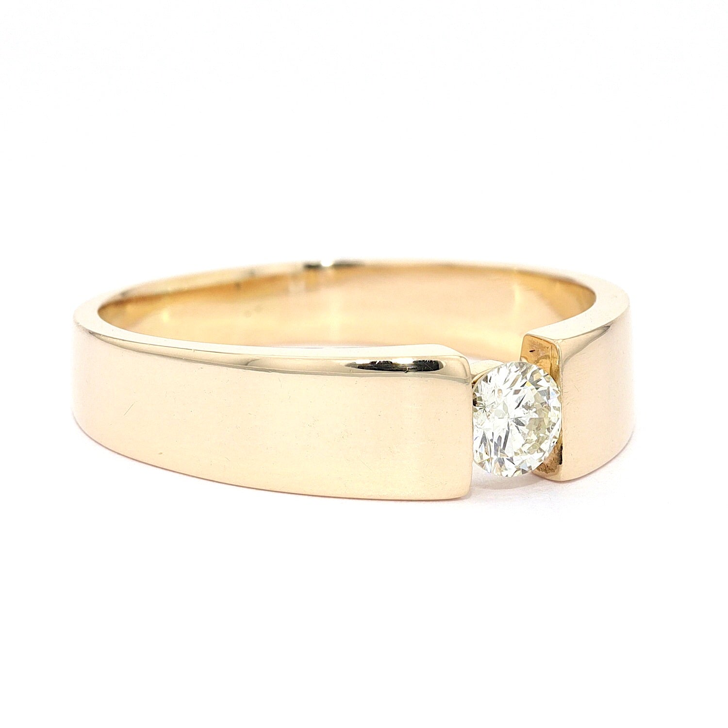 Ring in 585er Gelbgold mit einem Brillanten