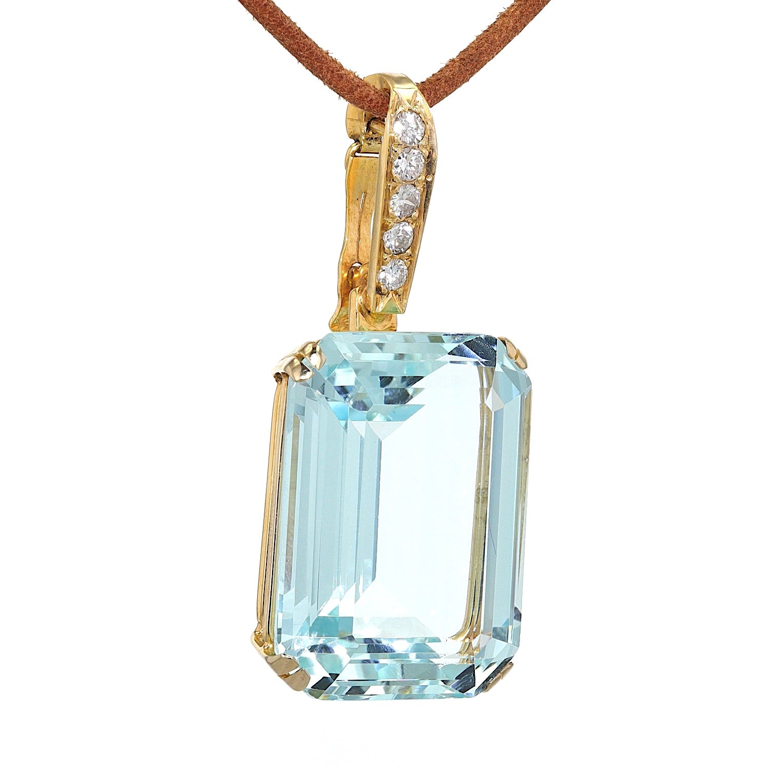 Pendant in 750 yellow gold with an aquamarine and brilliants