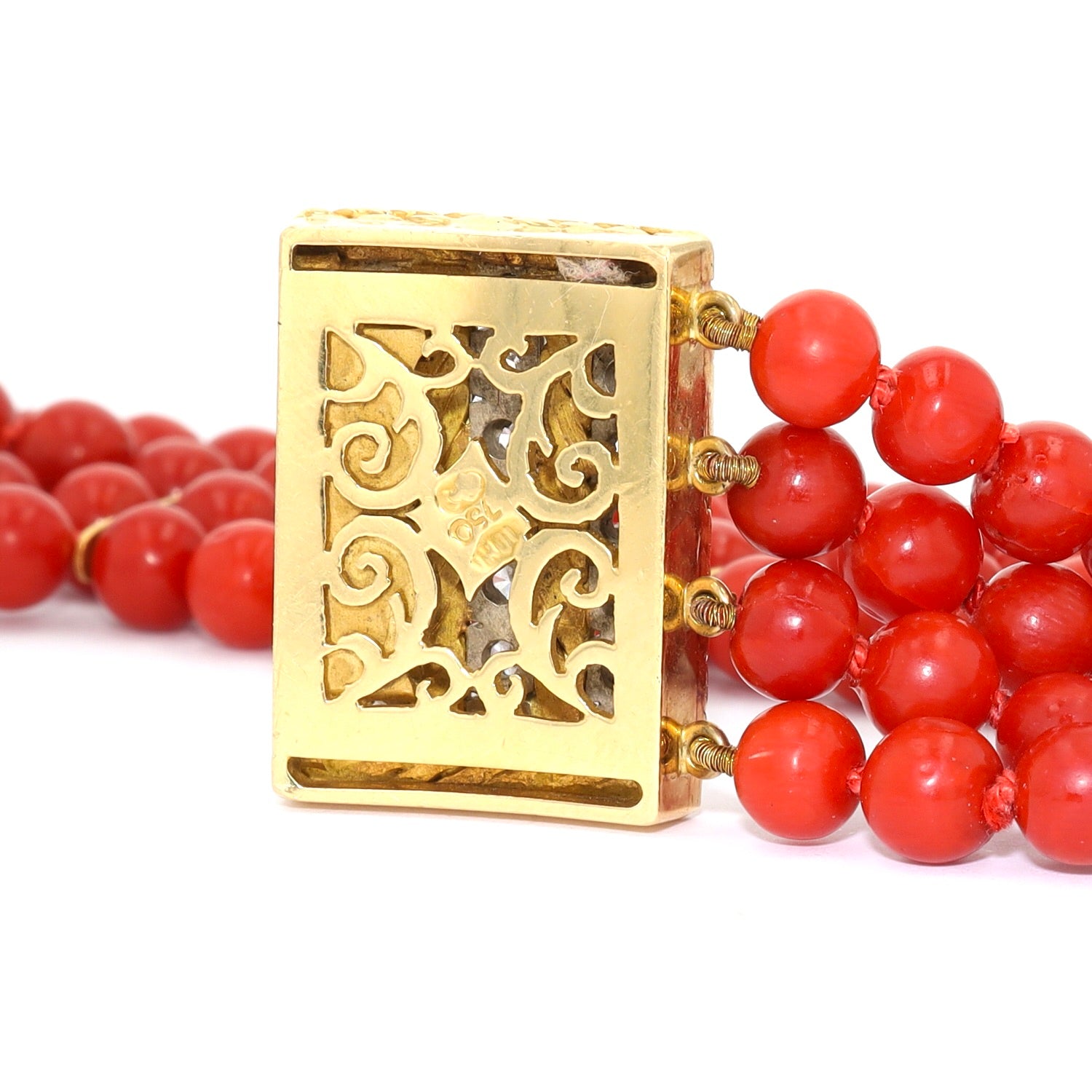 Bracelet with precious coral beads, lock 750 bicolor gold with brilliants 