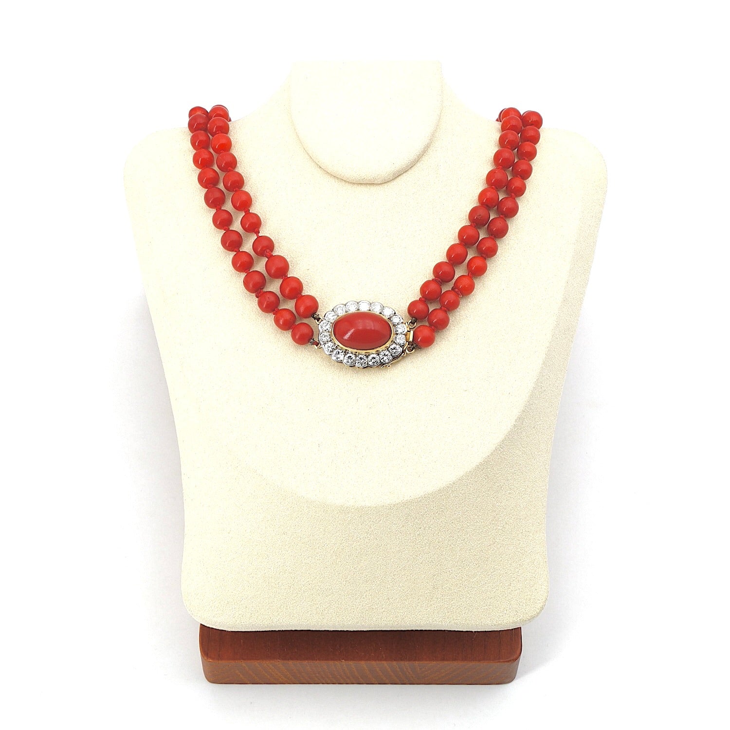 Vintage Collier mit Edelkorallen und einem Schloss aus 750er Gelbgold mit insgesamt ca. 1,8 ct Brillanten, an der Büste