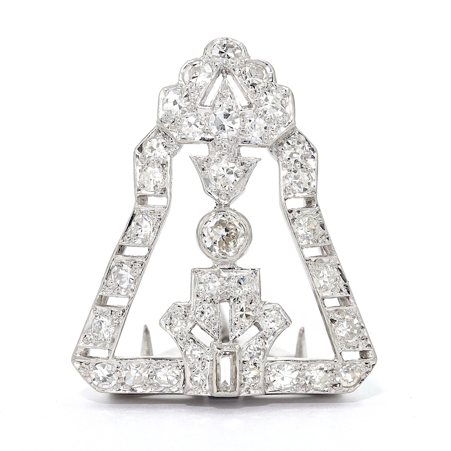 Art Deco clip brooch in 9 ct white gold, platinum-plated with diamonds