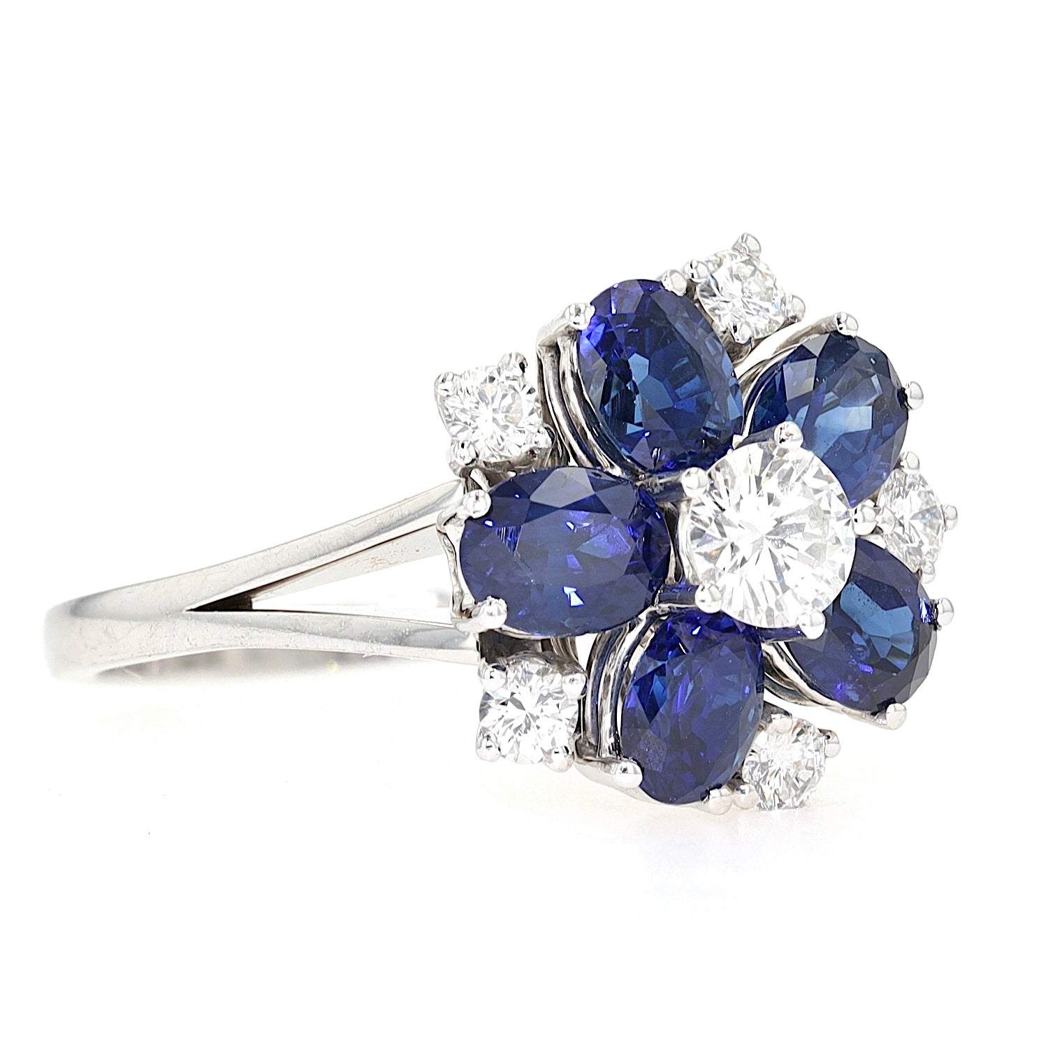 Vintage ring in 750 white gold with brilliants and sapphires