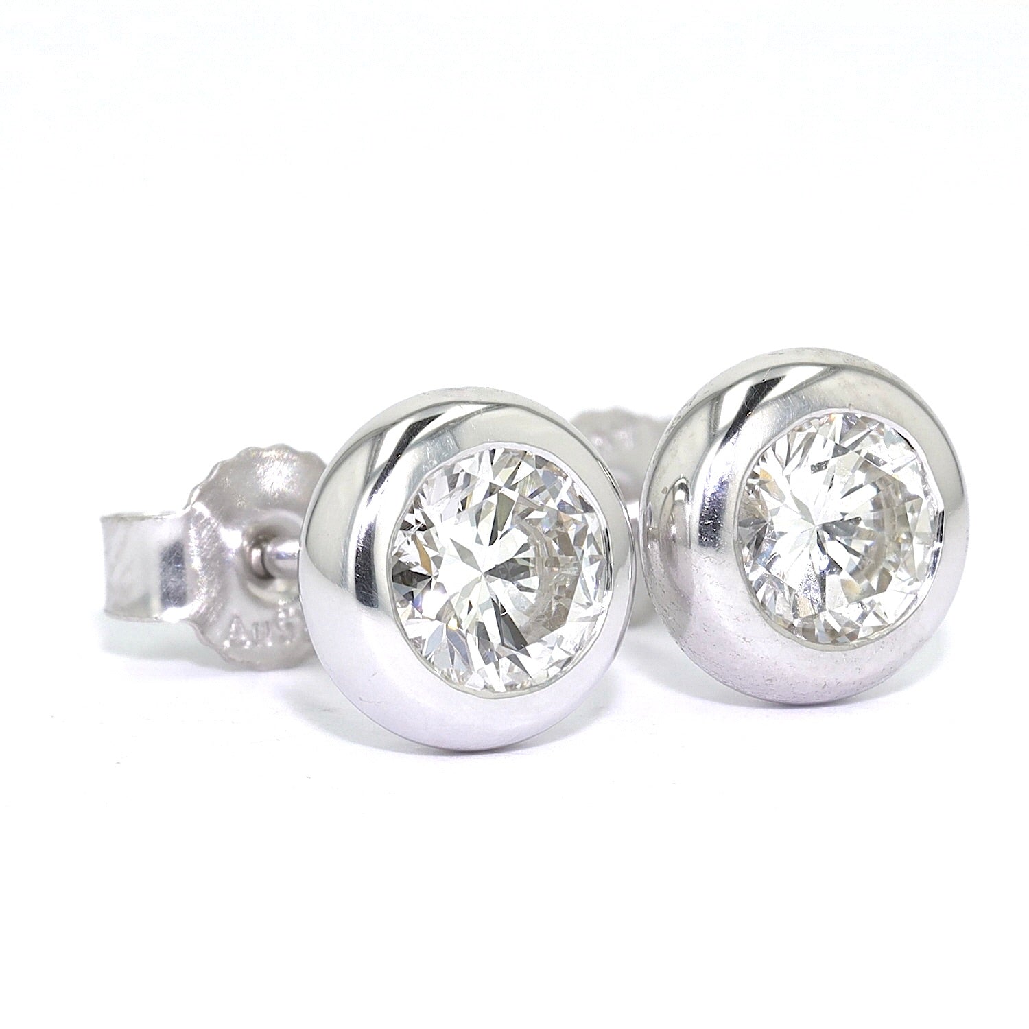 Pair of stud earrings in 585 white gold with brilliants, total approx. 1 ct