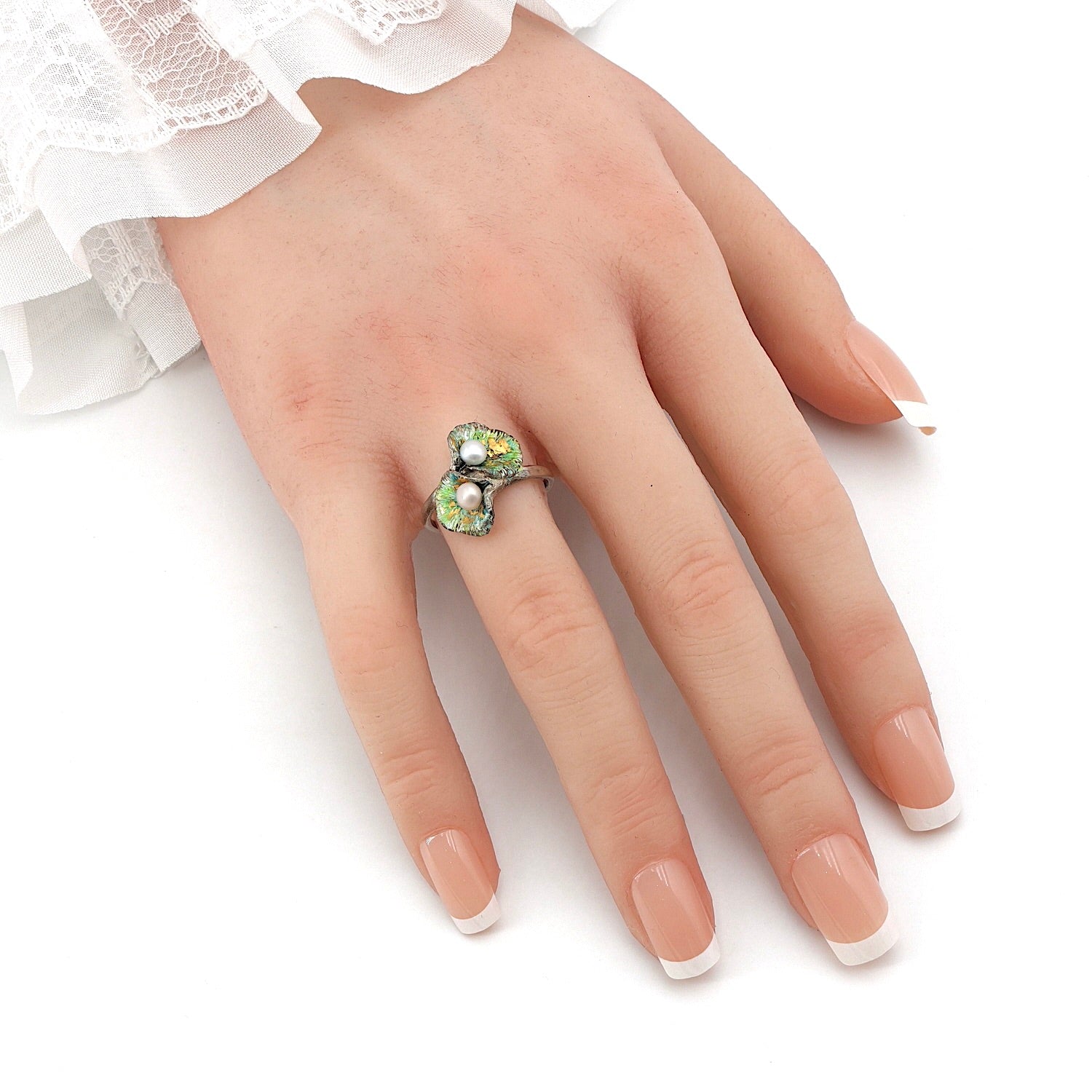 Ehinger Schwarz ring in 925 silver with colorful enamel and cultured pearl button