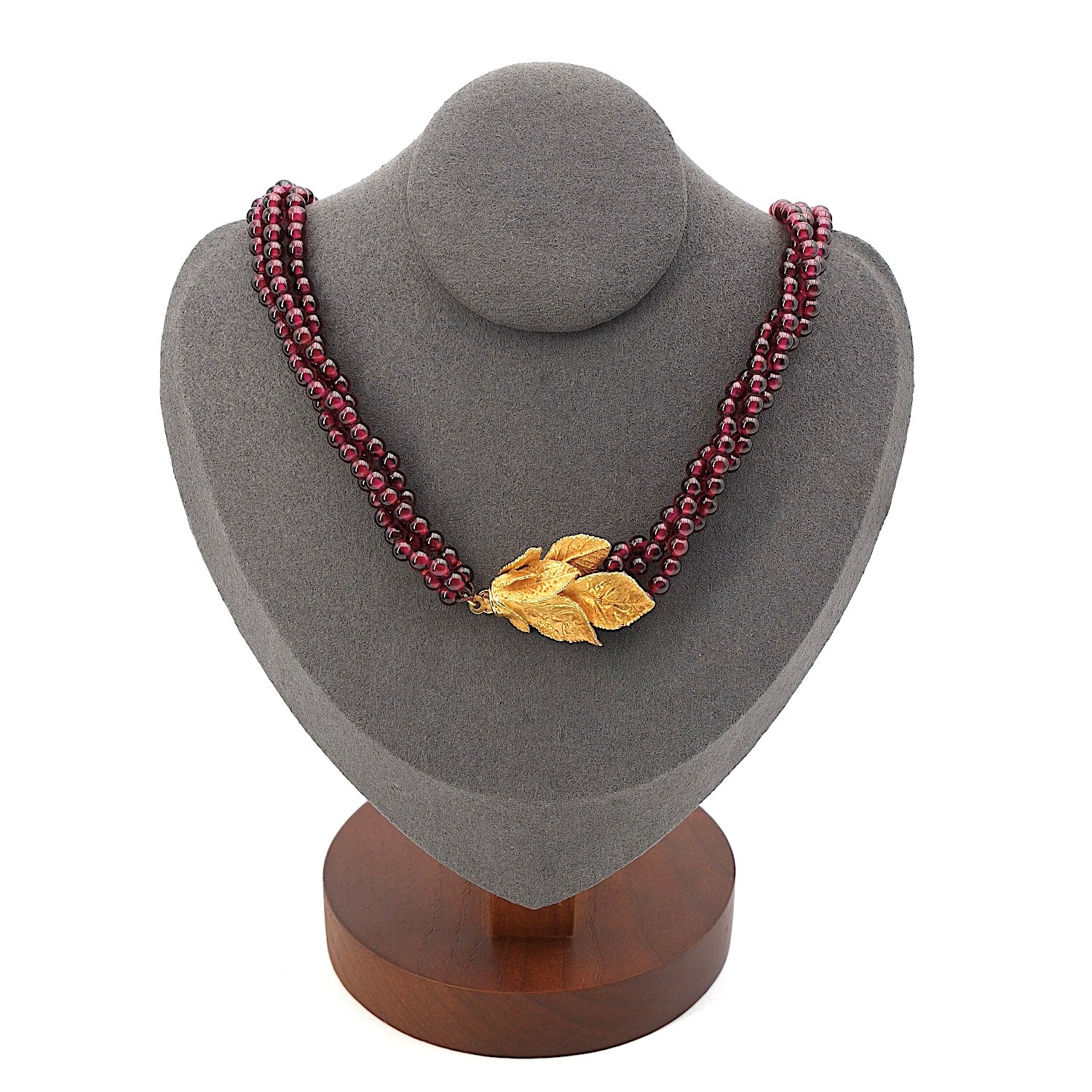 Ehinger Schwarz necklace made from rhodolite spheres and a lock in 750 yellow gold