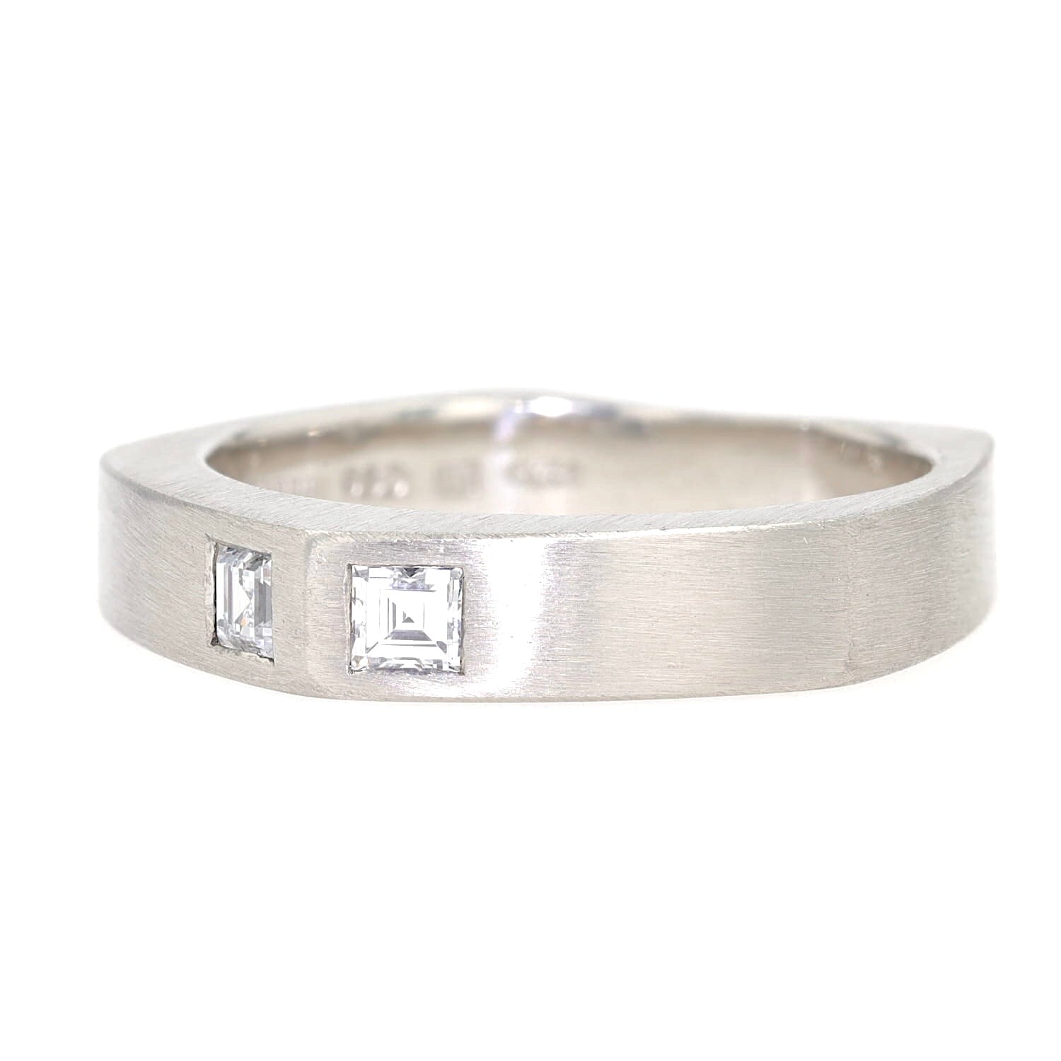 Niessing Ring in 950er Platin mit 2 Diamanten, liegend links gedreht