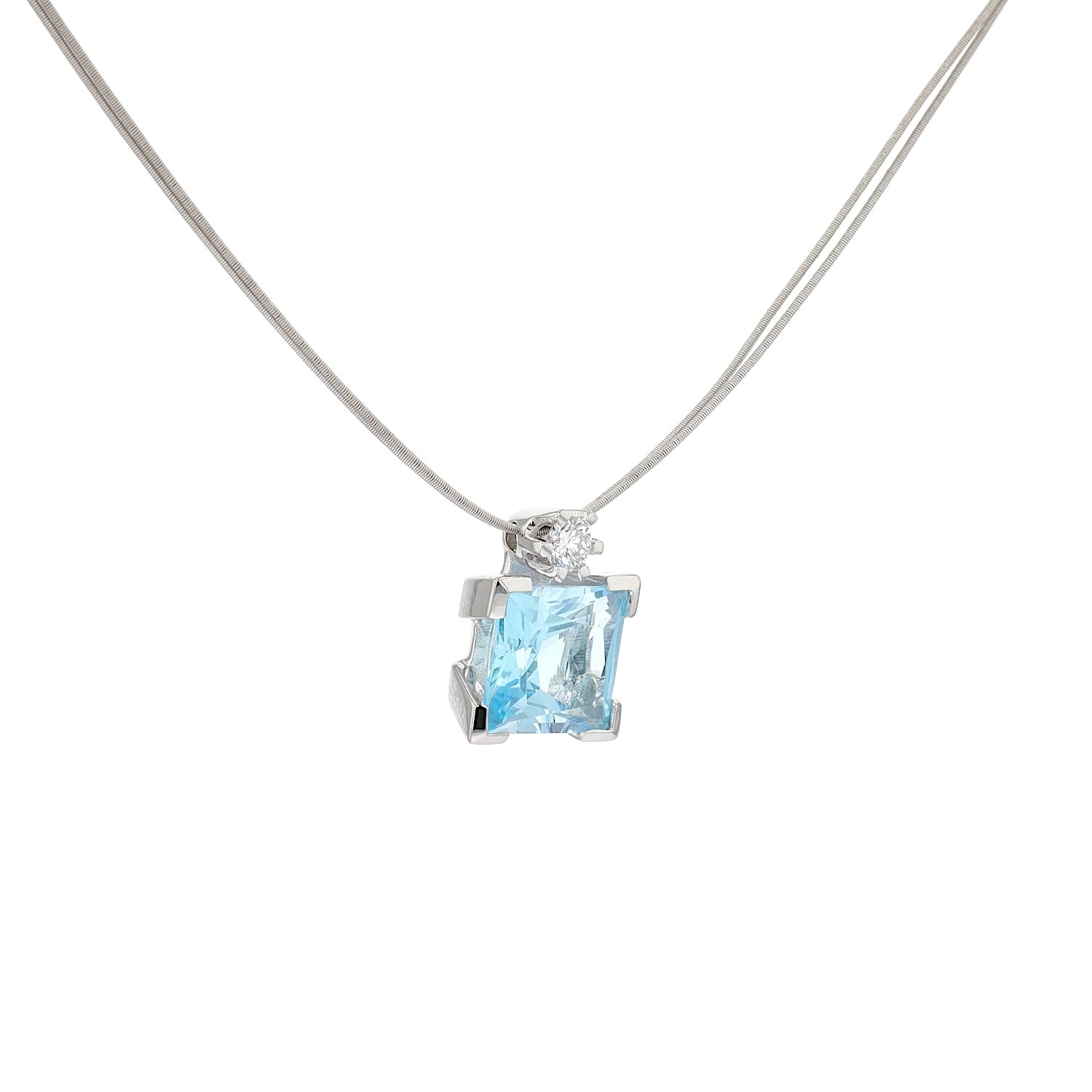 Necklace with pendant made of 750 white gold with a blue topaz and a brilliants