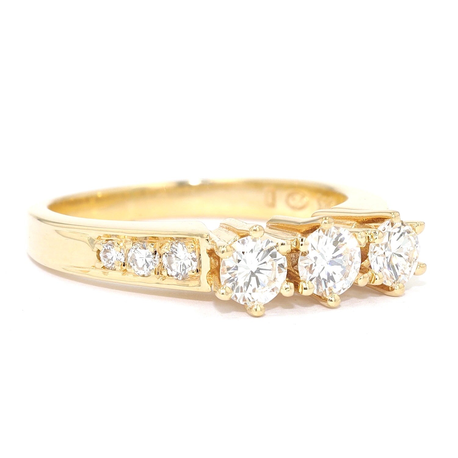 3-stone engagement ring in 585 yellow gold with approx. 0.66 ct brilliants