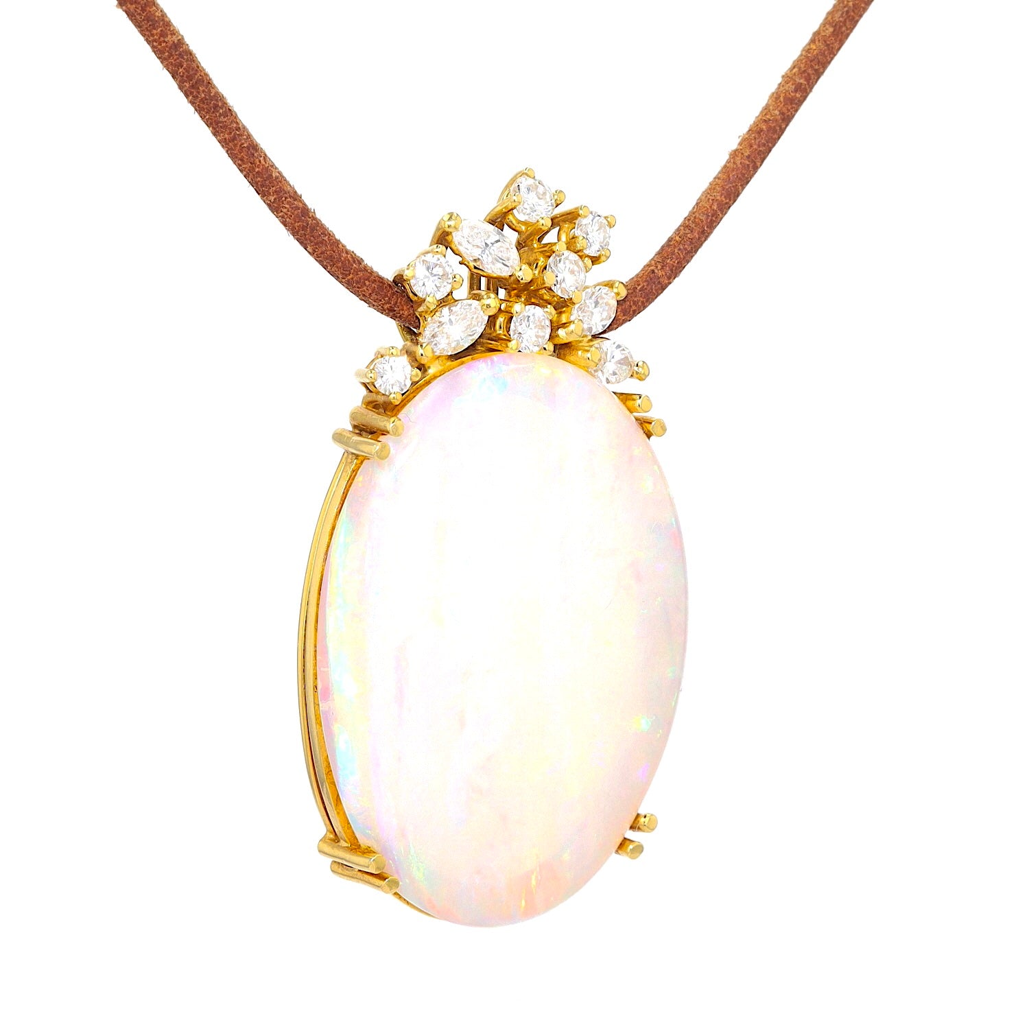 Pendant in 750 yellow gold with a precious opal and approx. 0.60 ct brilliants and diamonds