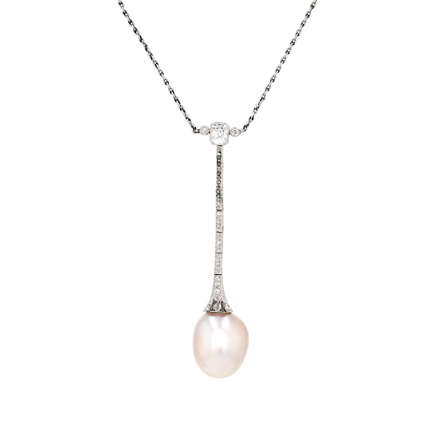 Art Deco necklace in platinum with a large natural pearl and diamonds